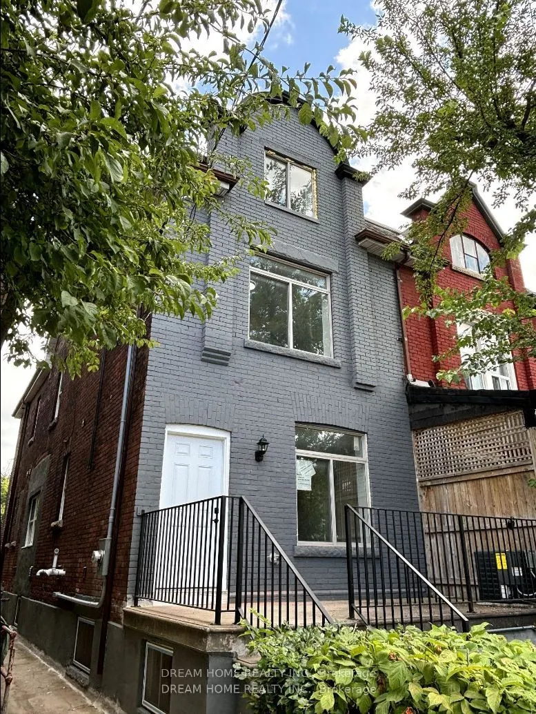 643 Bathurst Street, #302