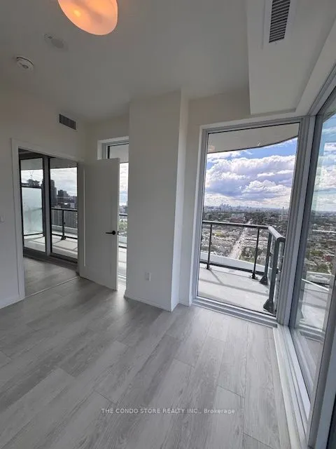 280 Dundas Street, #2611