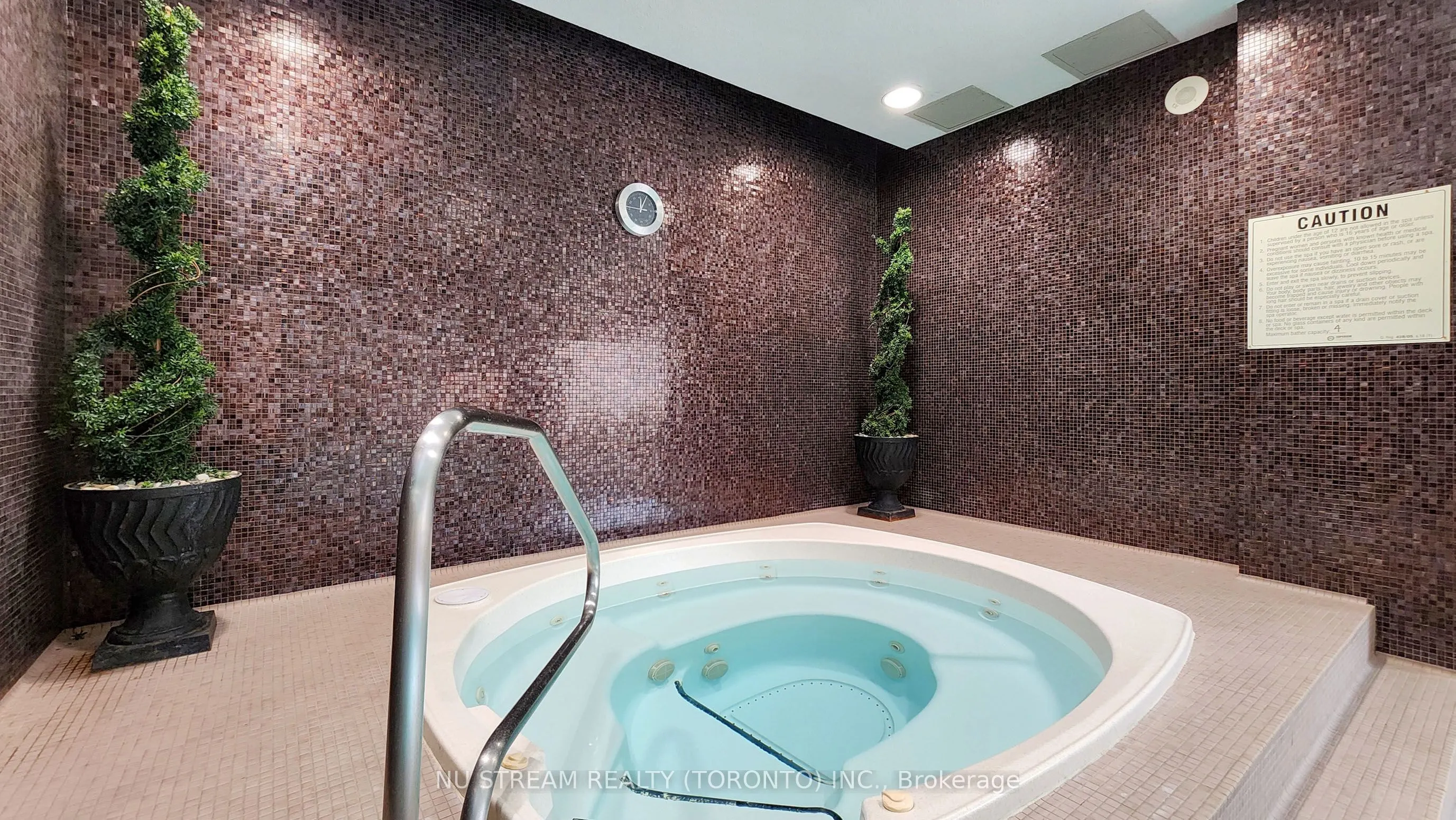 18 Kenaston Gardens, #1703