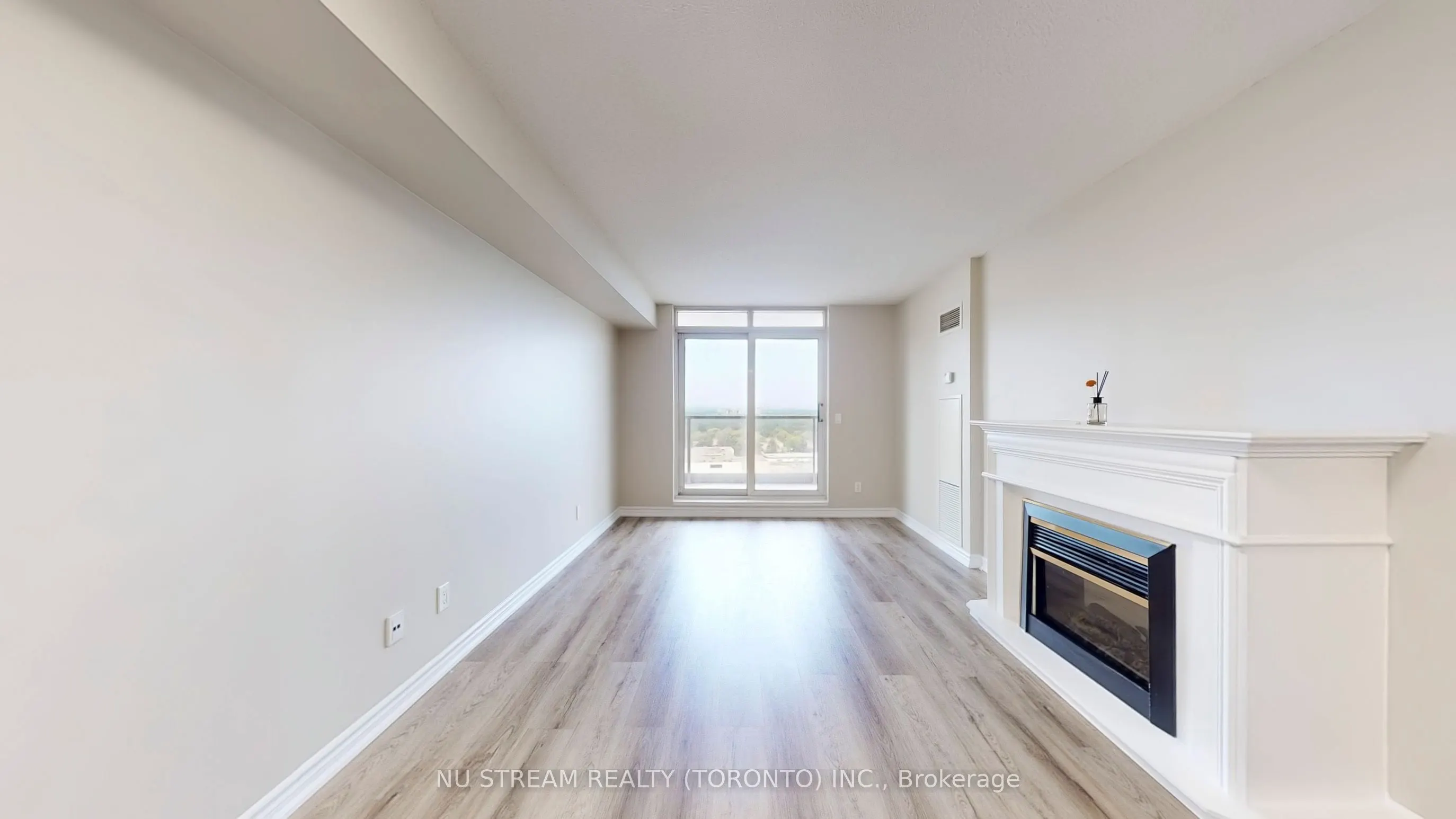 18 Kenaston Gardens, #1703