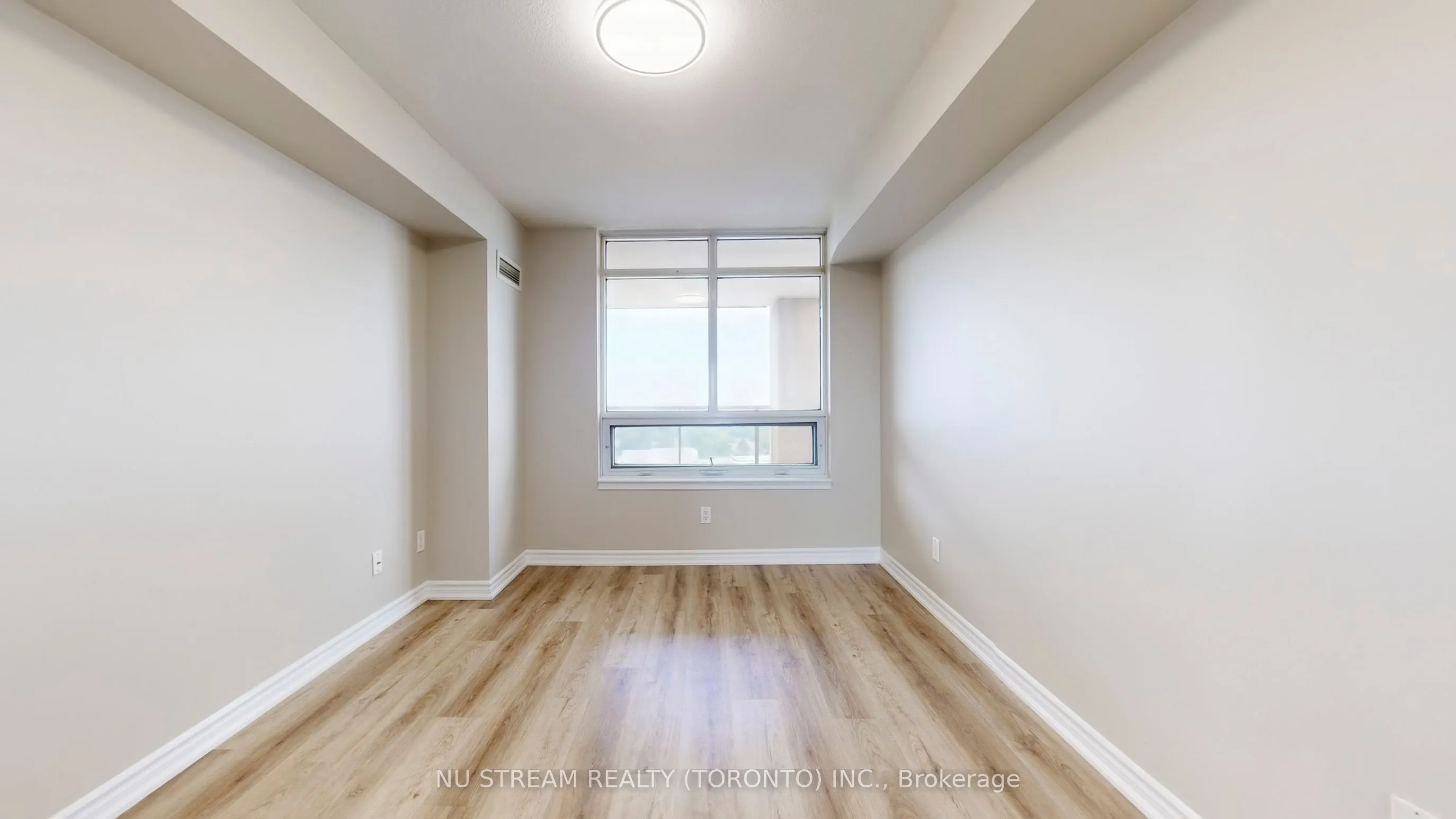18 Kenaston Gardens, #1703