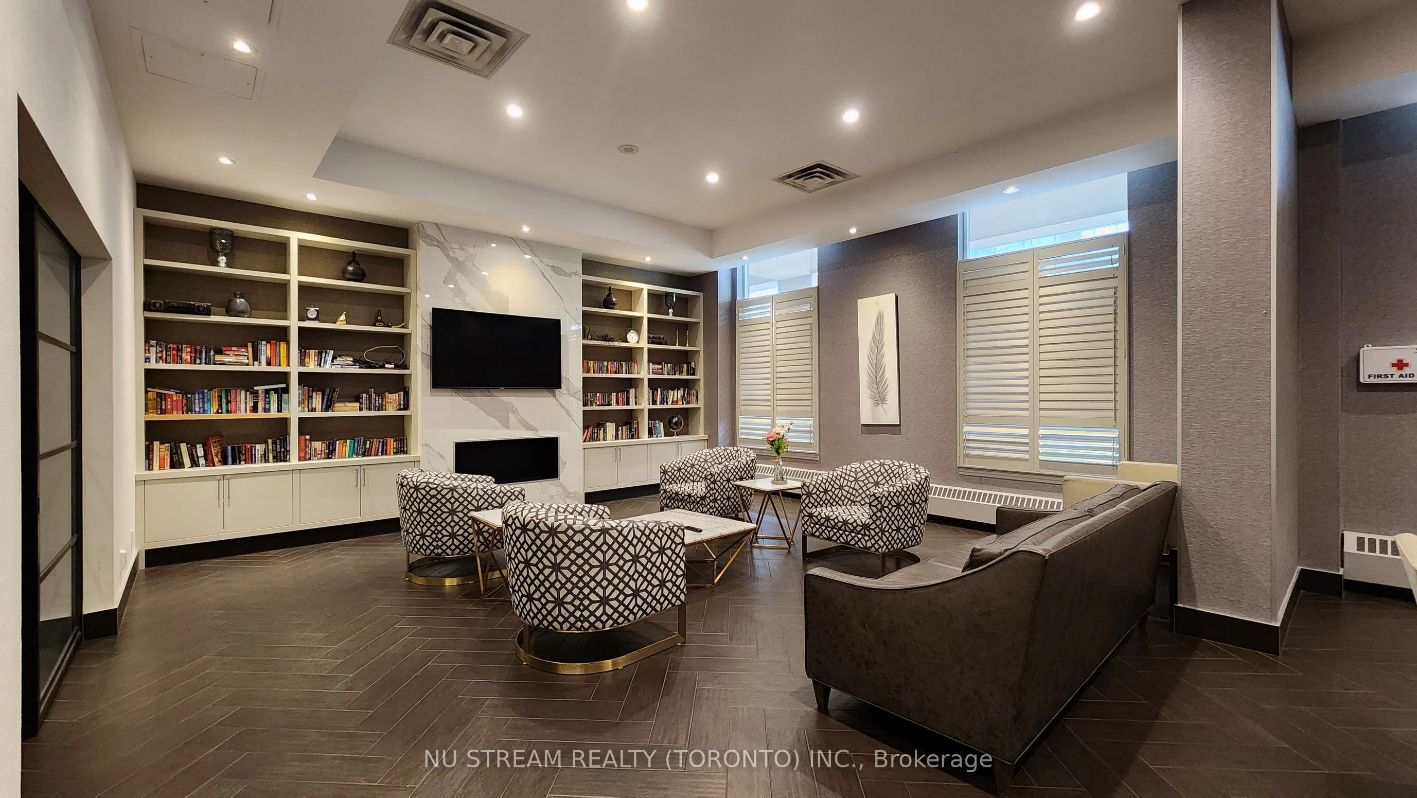 18 Kenaston Gardens, #1703