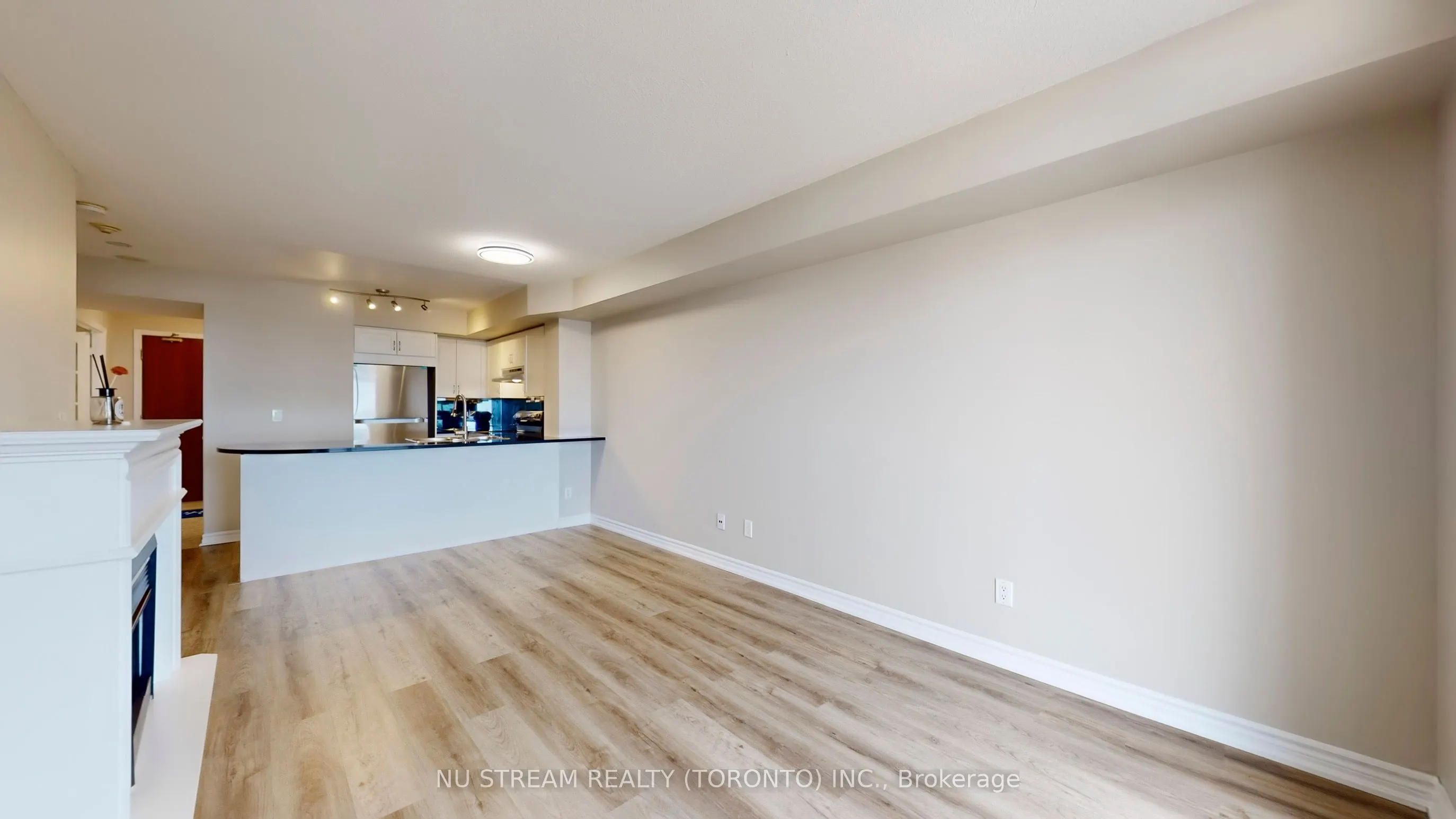 18 Kenaston Gardens, #1703