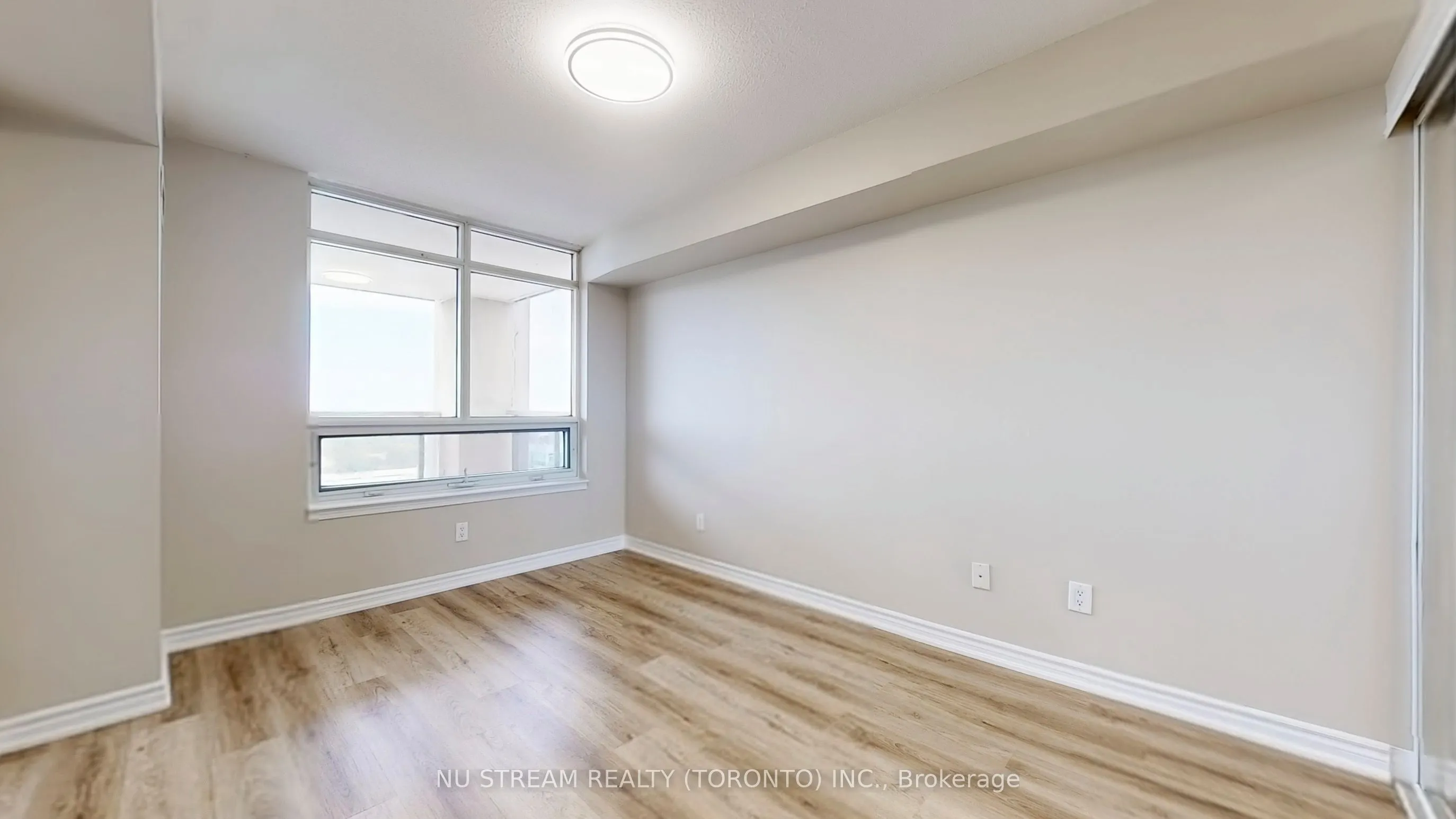 18 Kenaston Gardens, #1703
