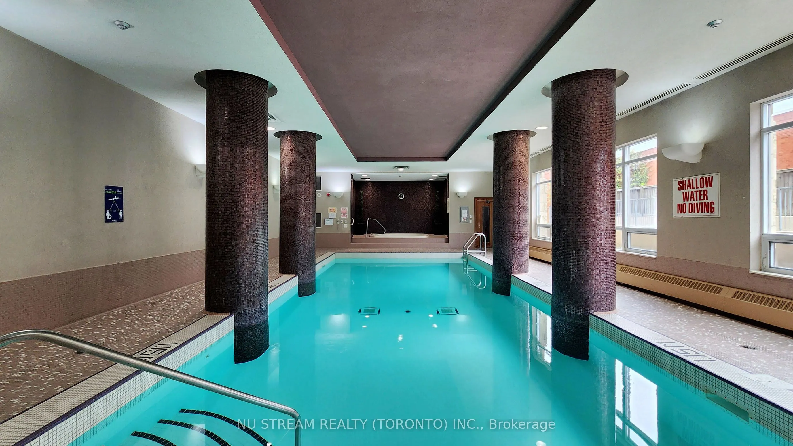 18 Kenaston Gardens, #1703