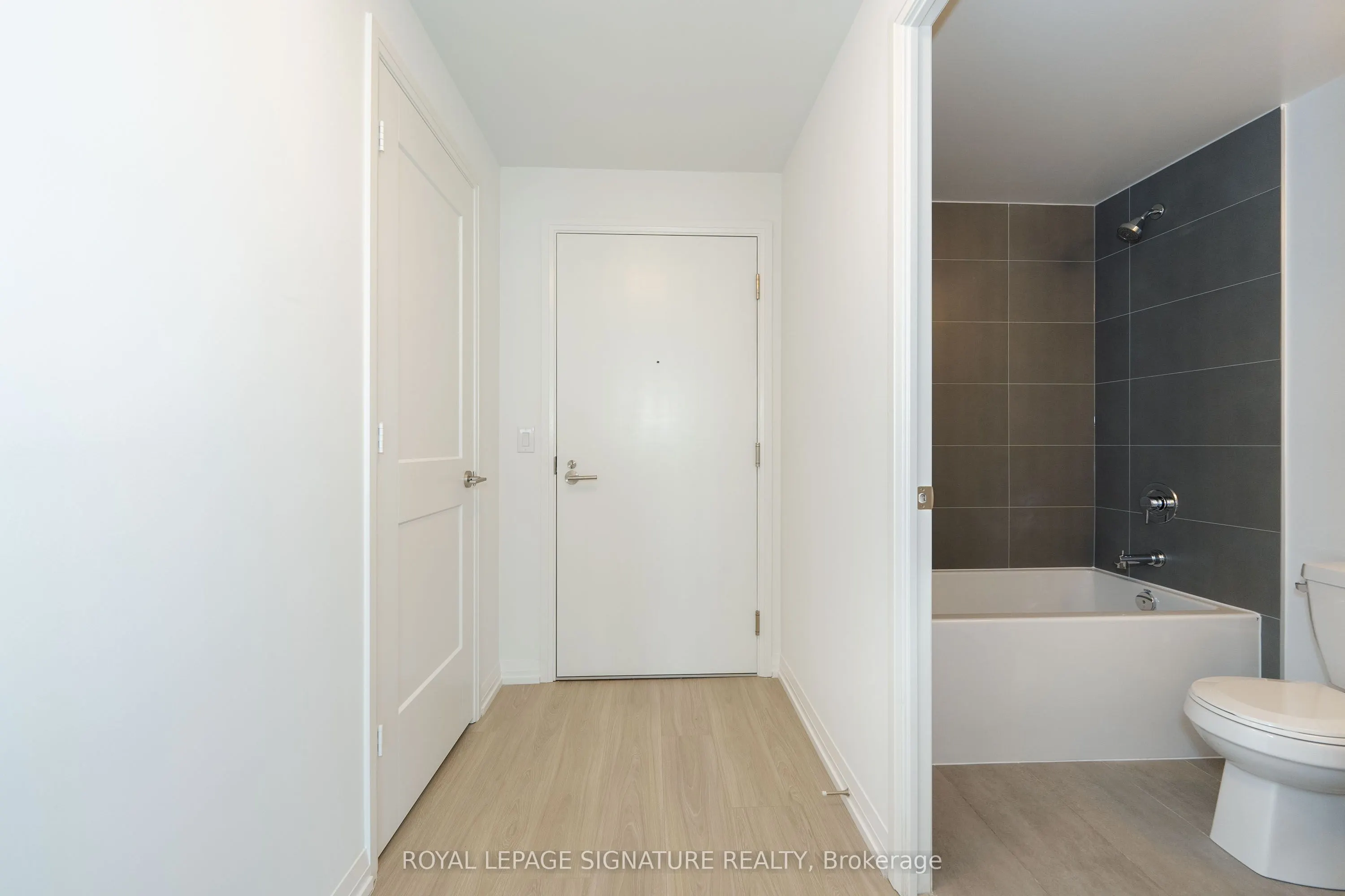 28 Widmer Street, #4226