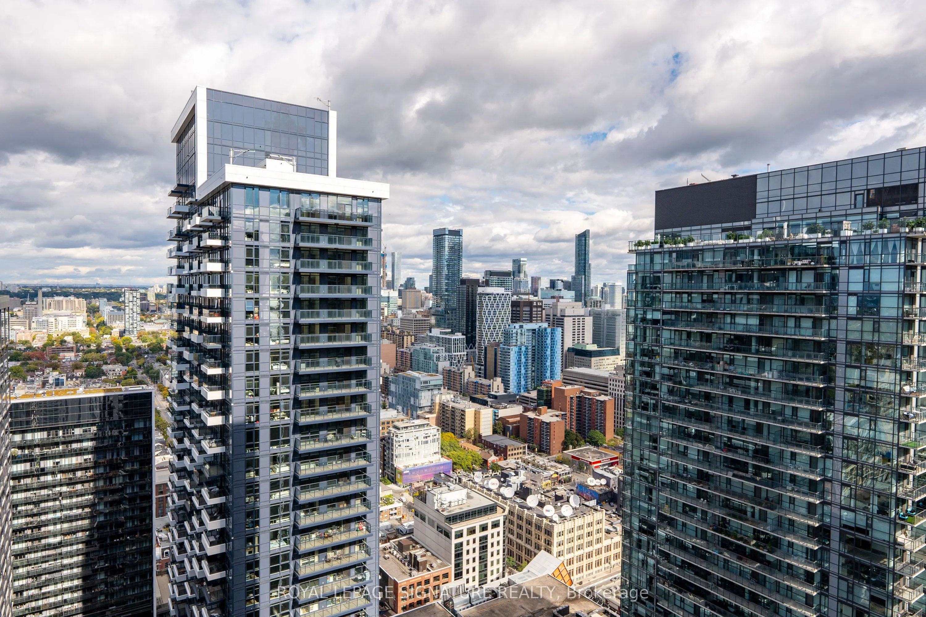 28 Widmer Street, #4226