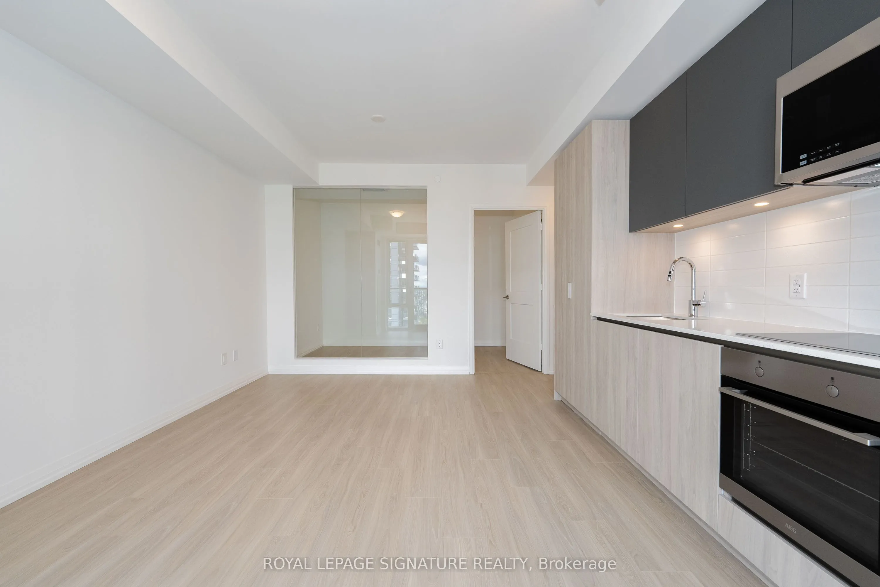 28 Widmer Street, #4226