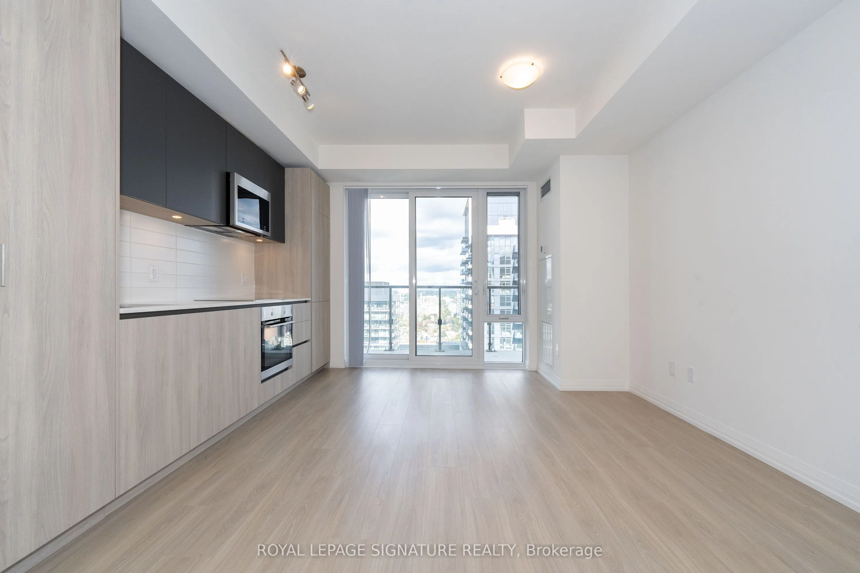 28 Widmer Street, #4226
