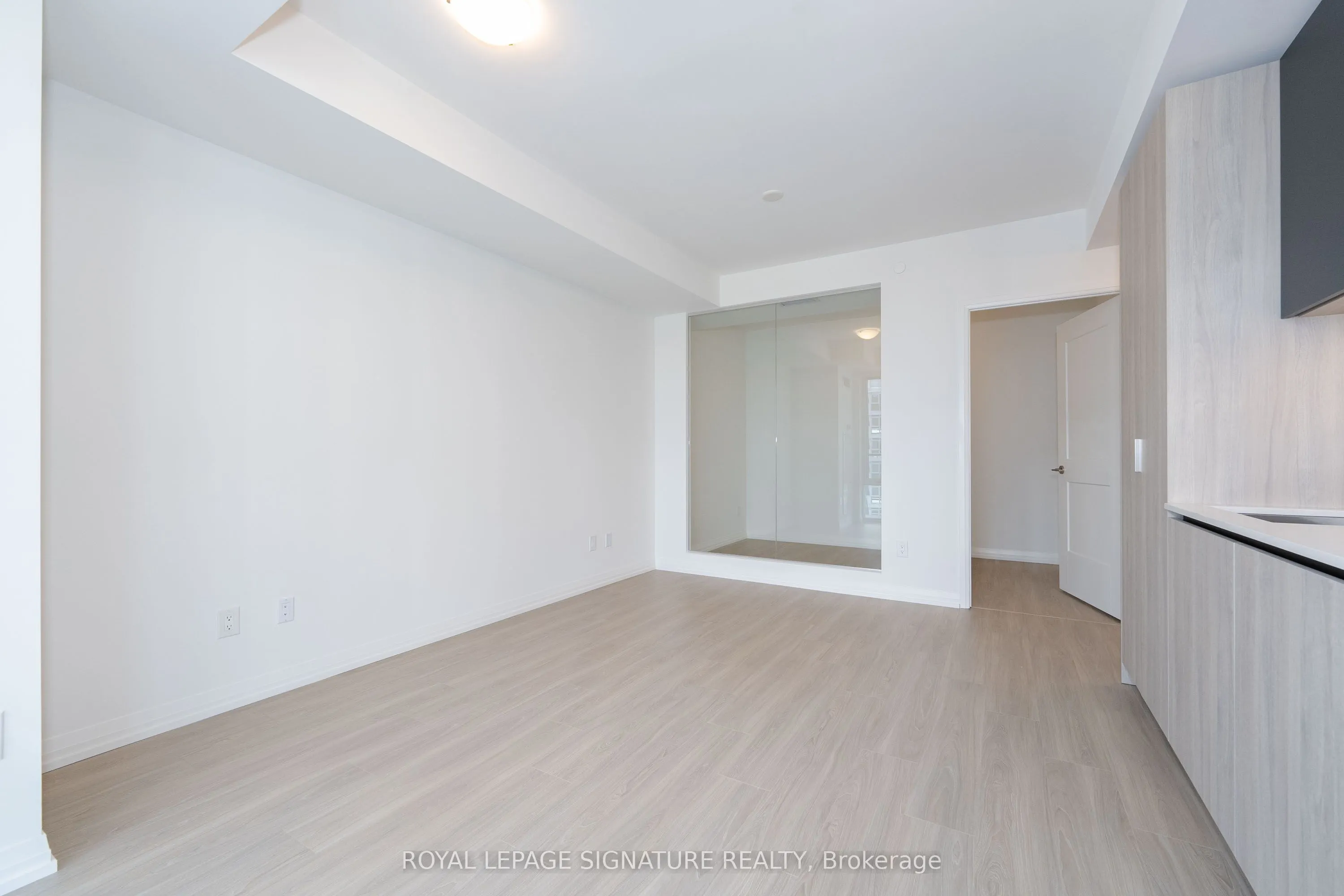 28 Widmer Street, #4226