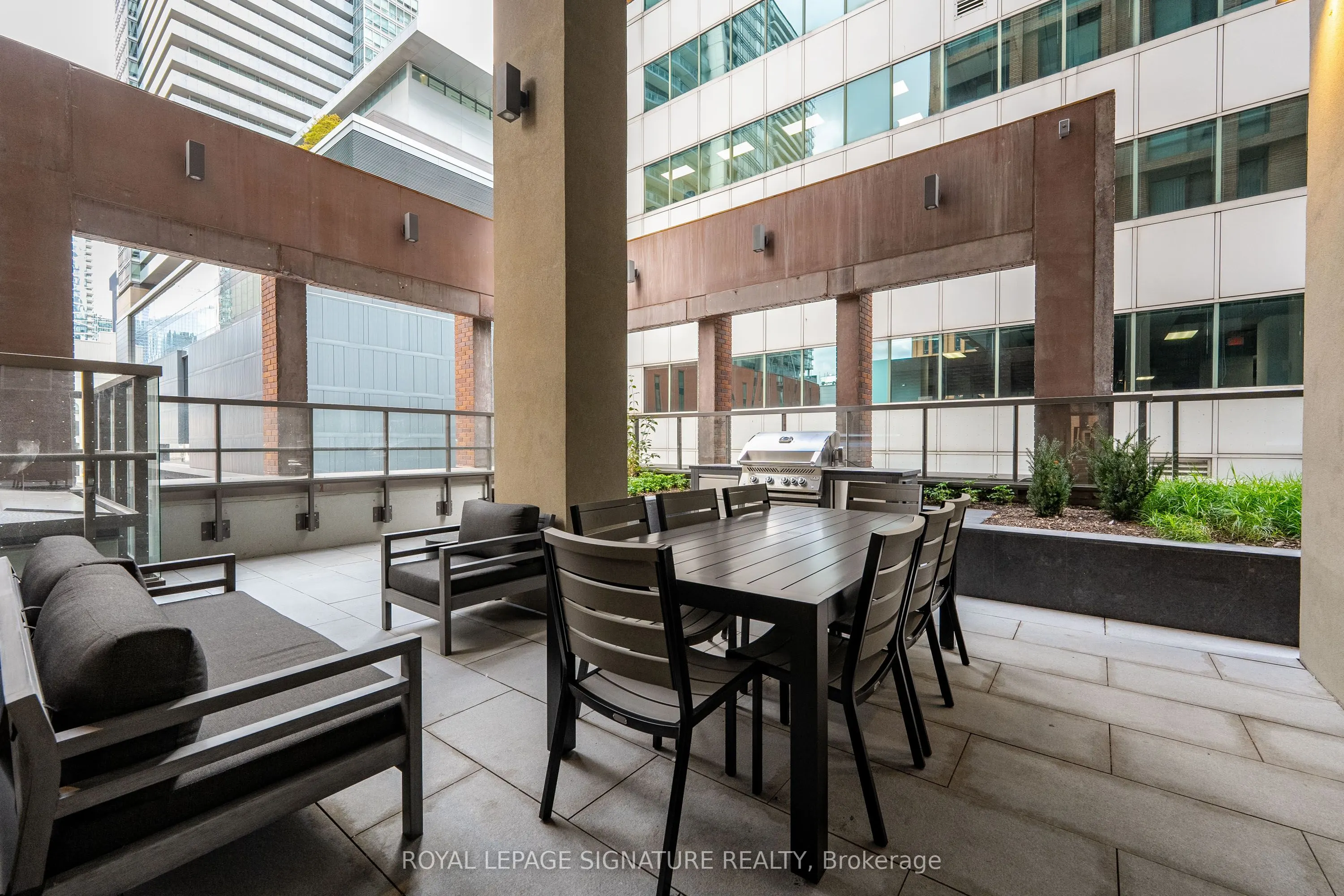 28 Widmer Street, #4226