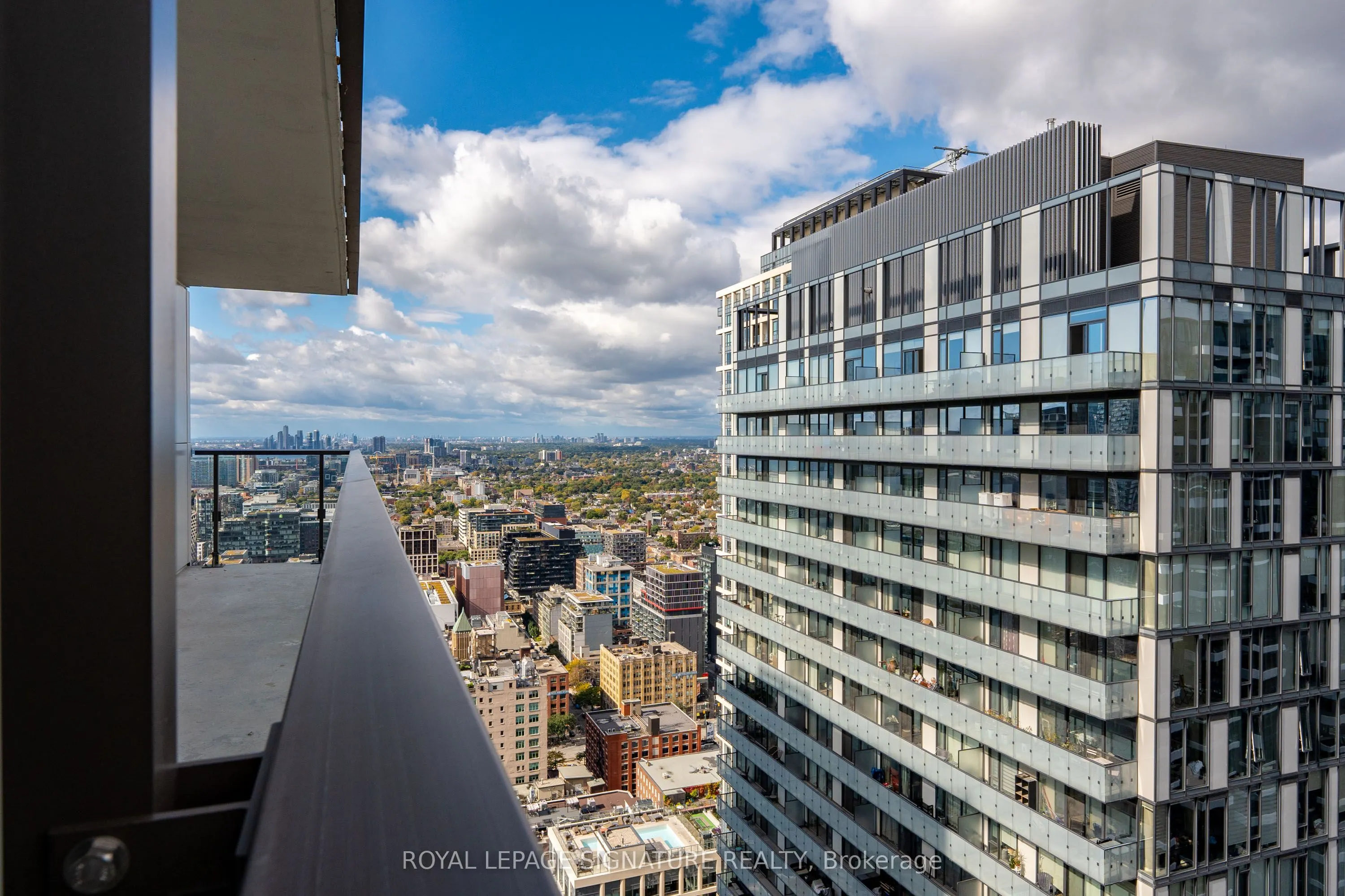 28 Widmer Street, #4226