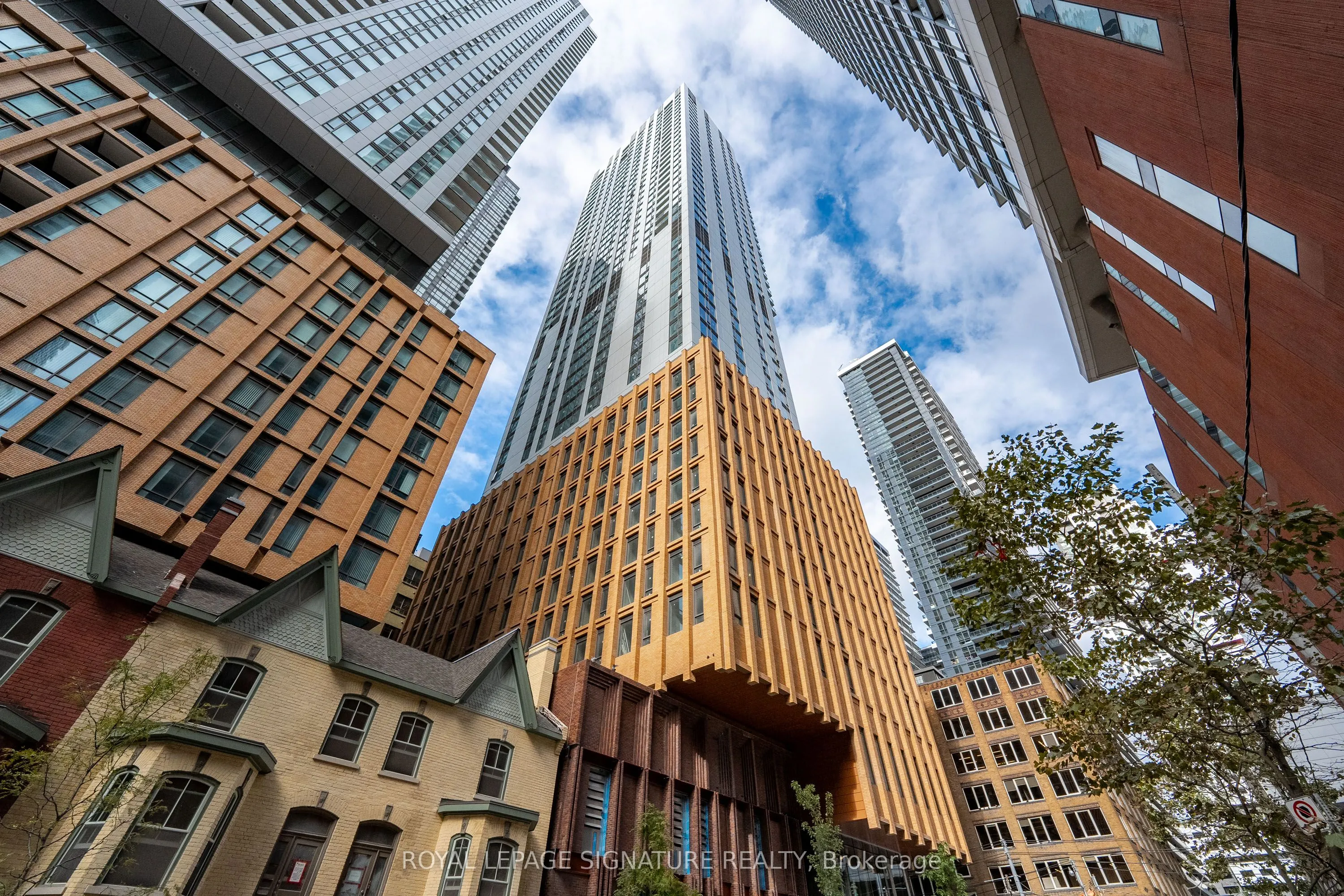 28 Widmer Street, #4226