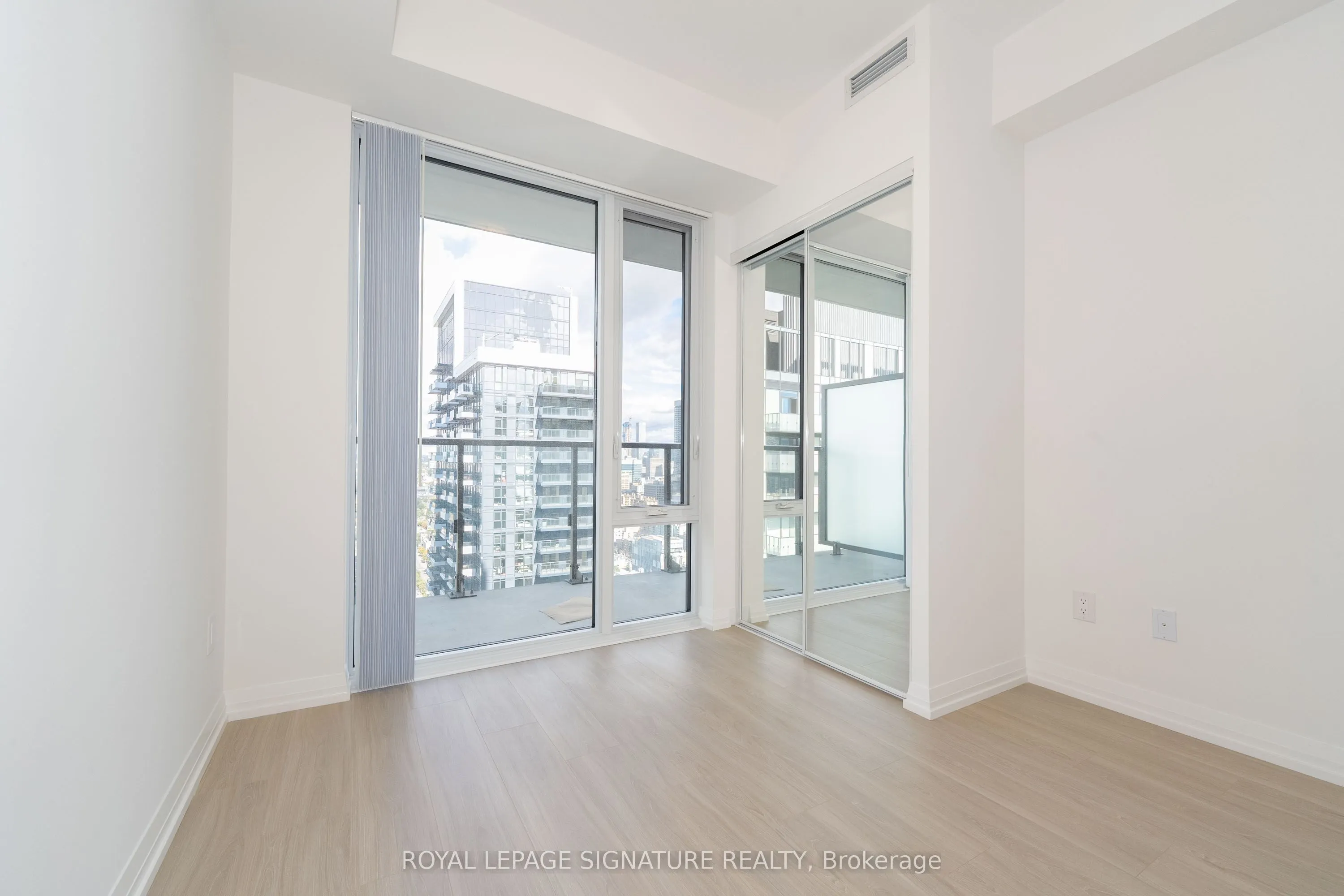 28 Widmer Street, #4226