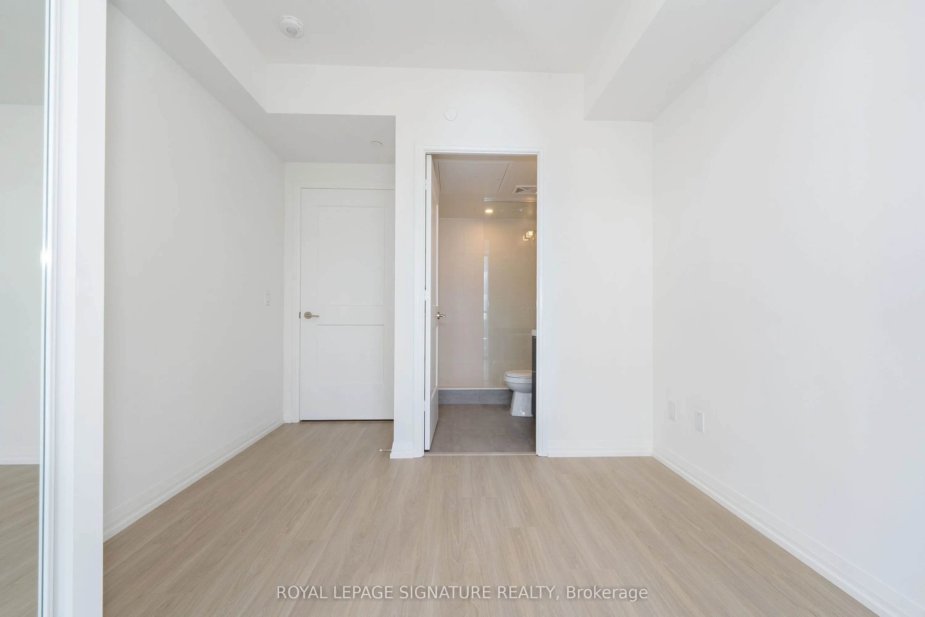 28 Widmer Street, #4226