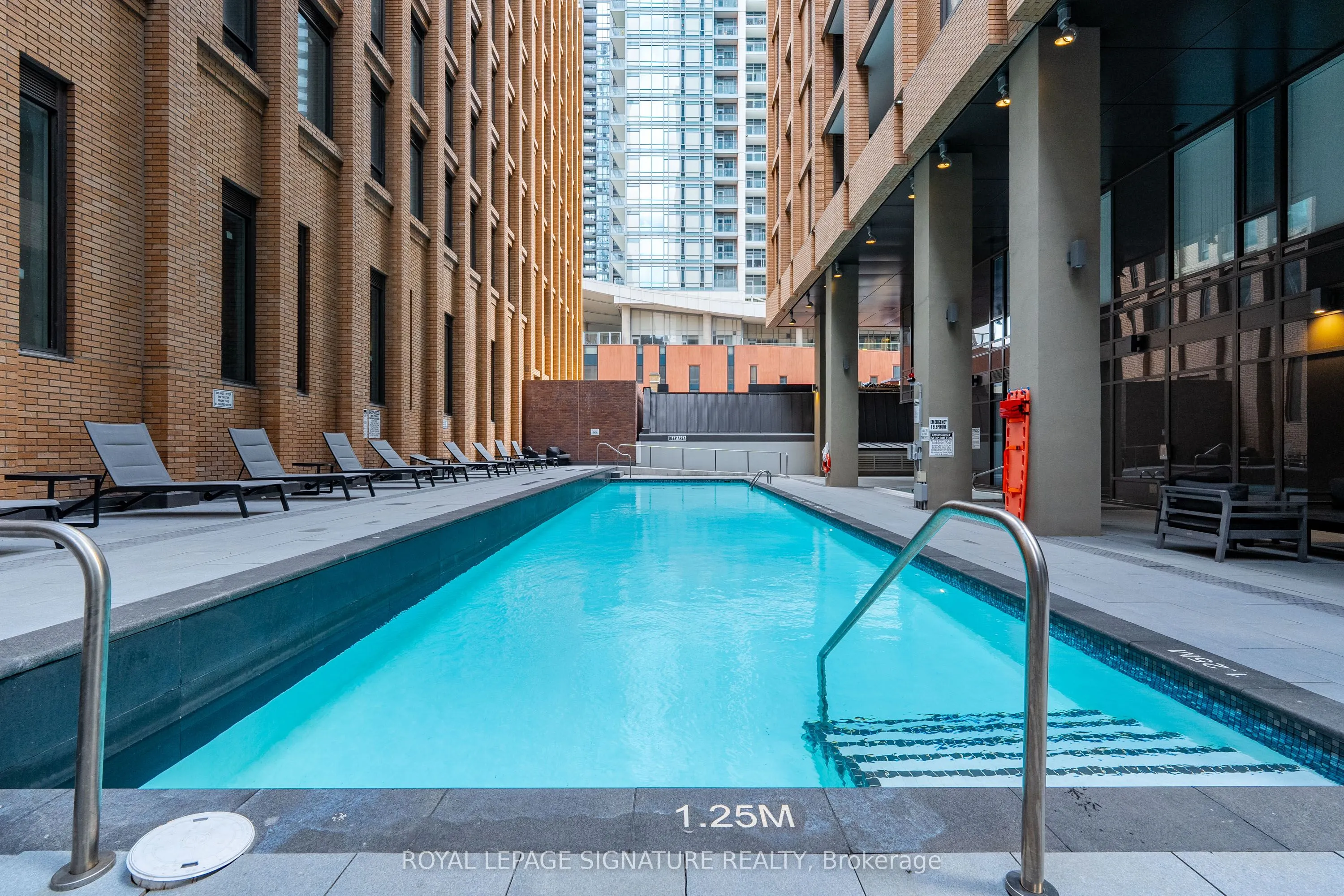 28 Widmer Street, #4226