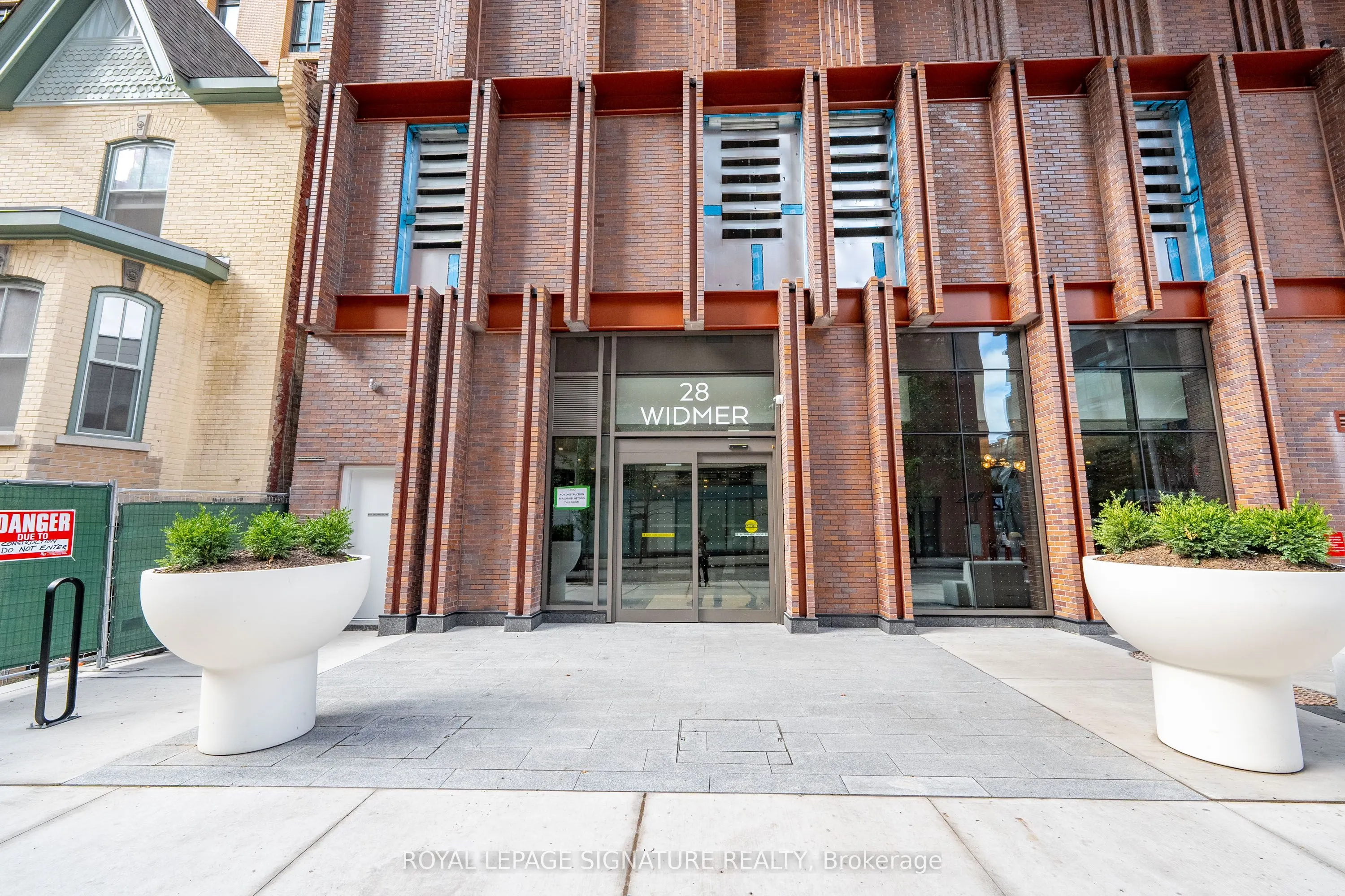 28 Widmer Street, #4226