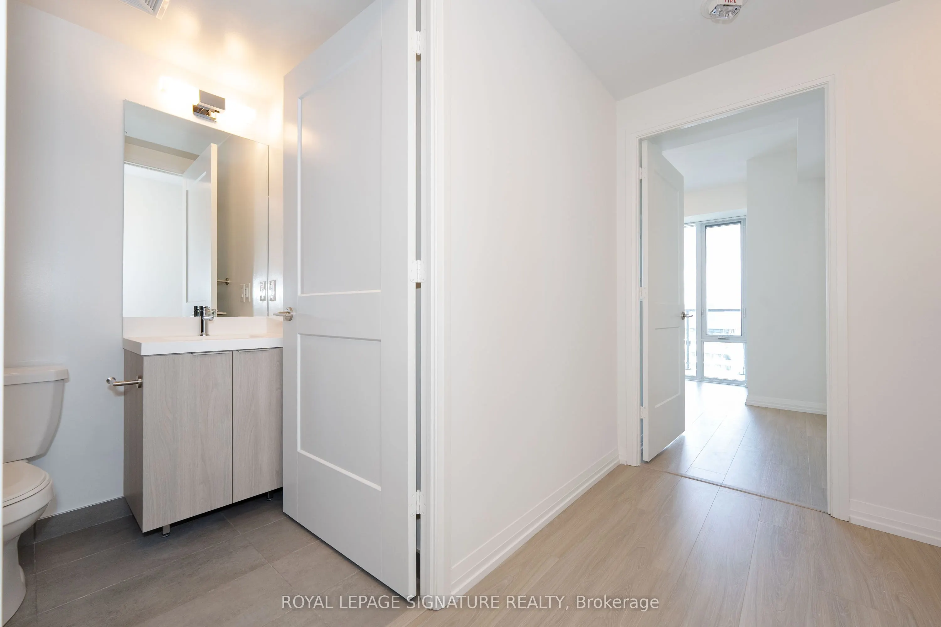 28 Widmer Street, #4226
