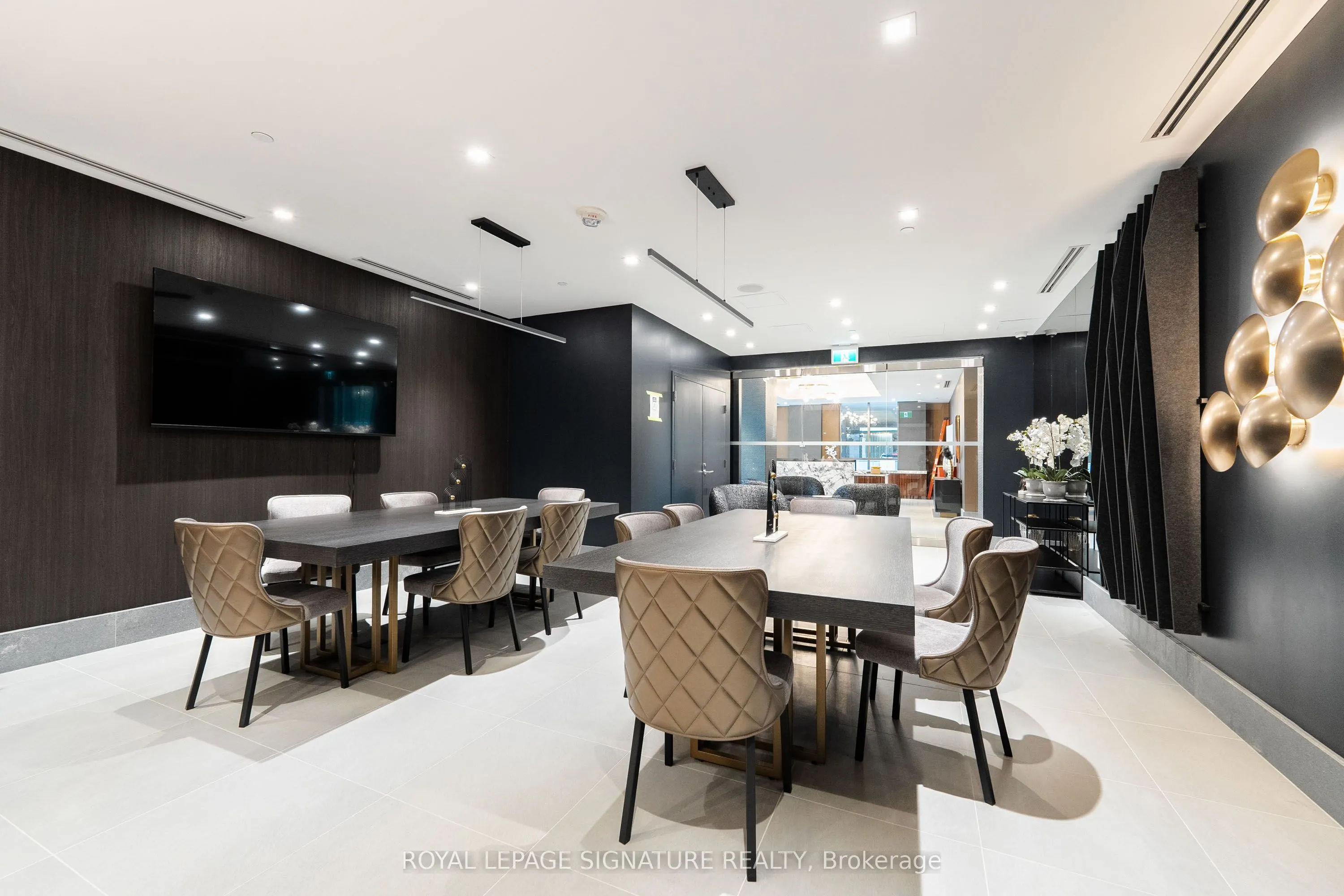 28 Widmer Street, #4226
