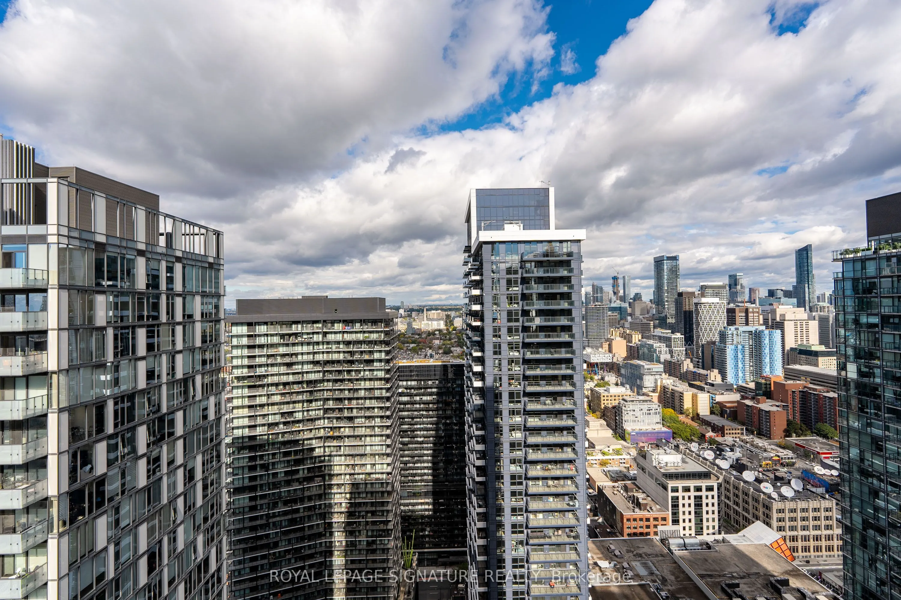 28 Widmer Street, #4226