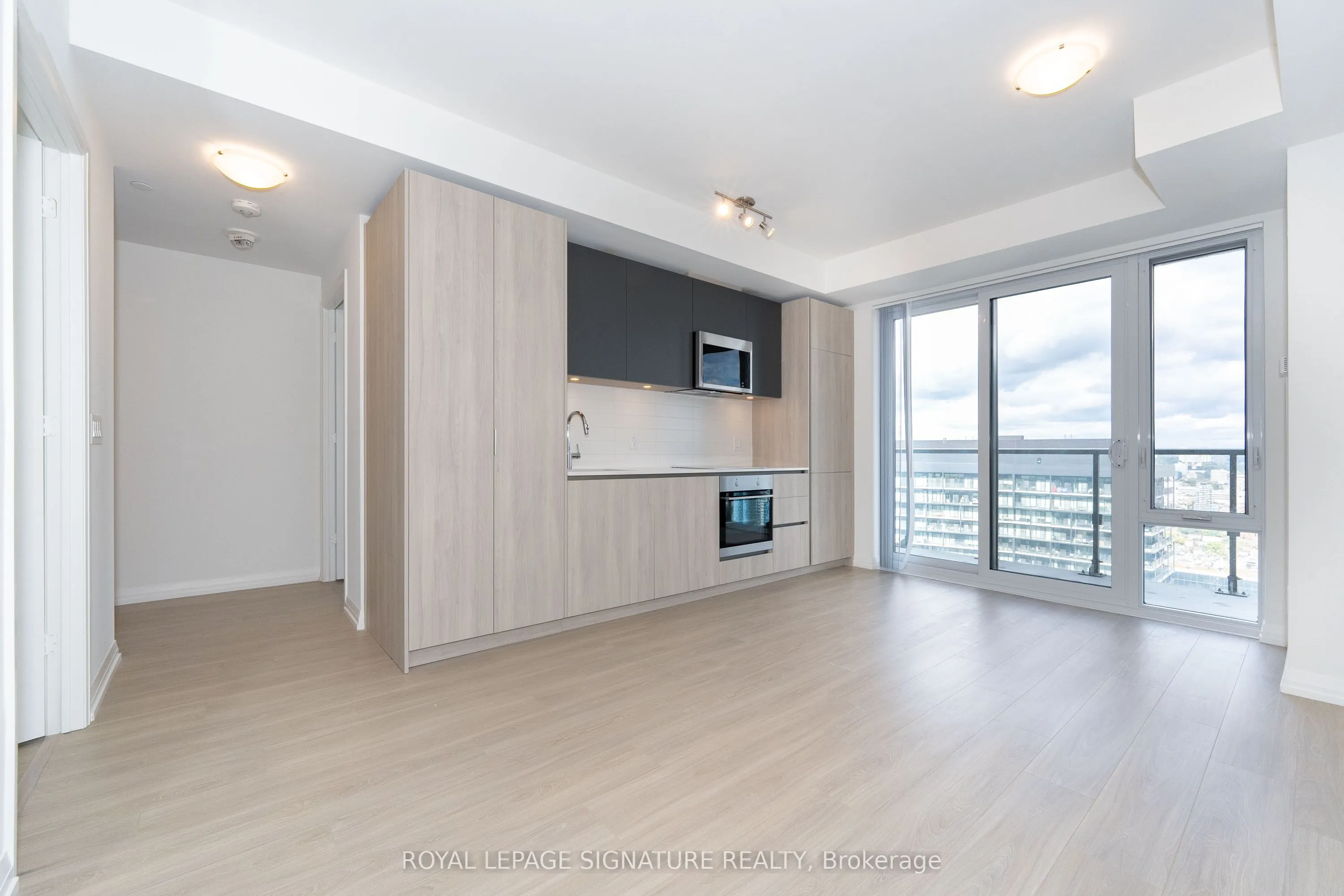 28 Widmer Street, #4226