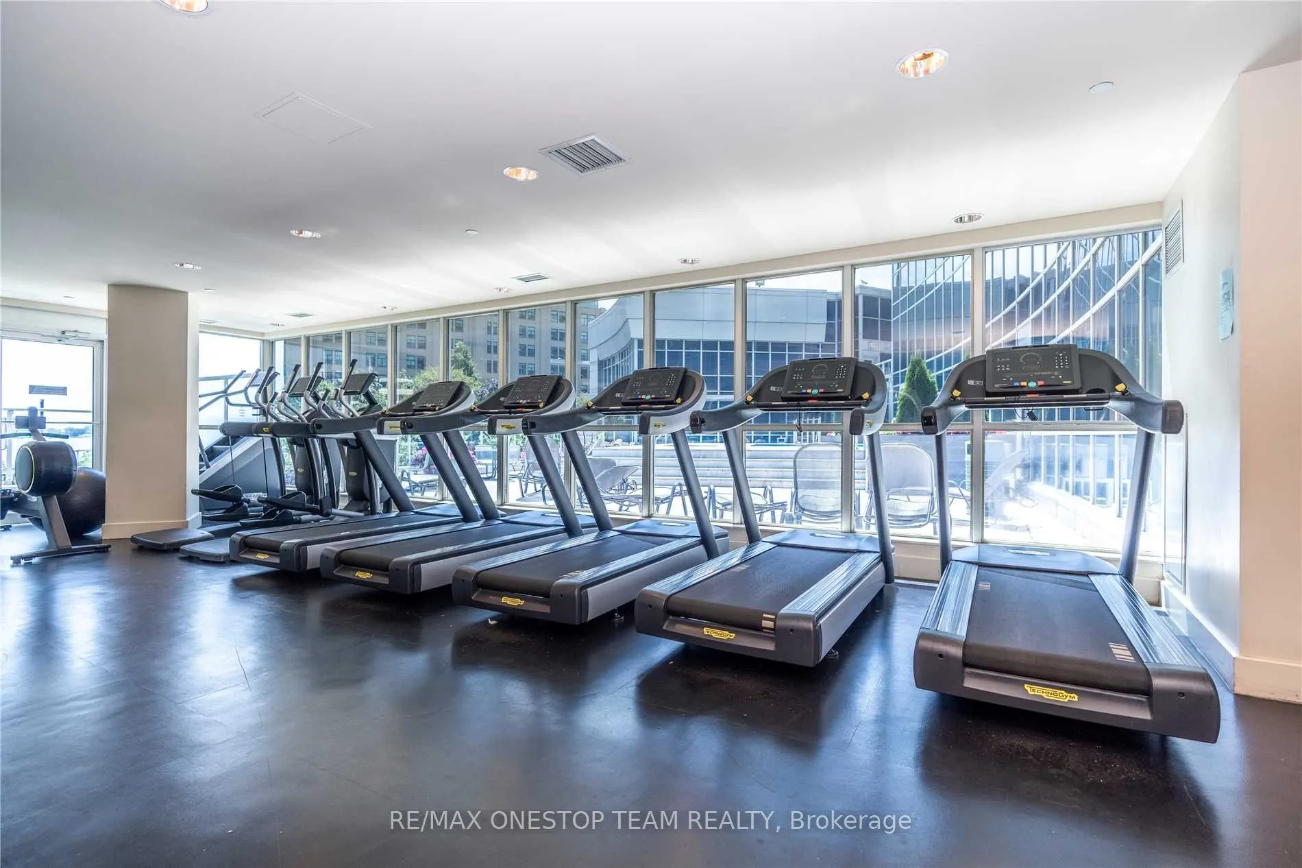 8 York Street, #2405