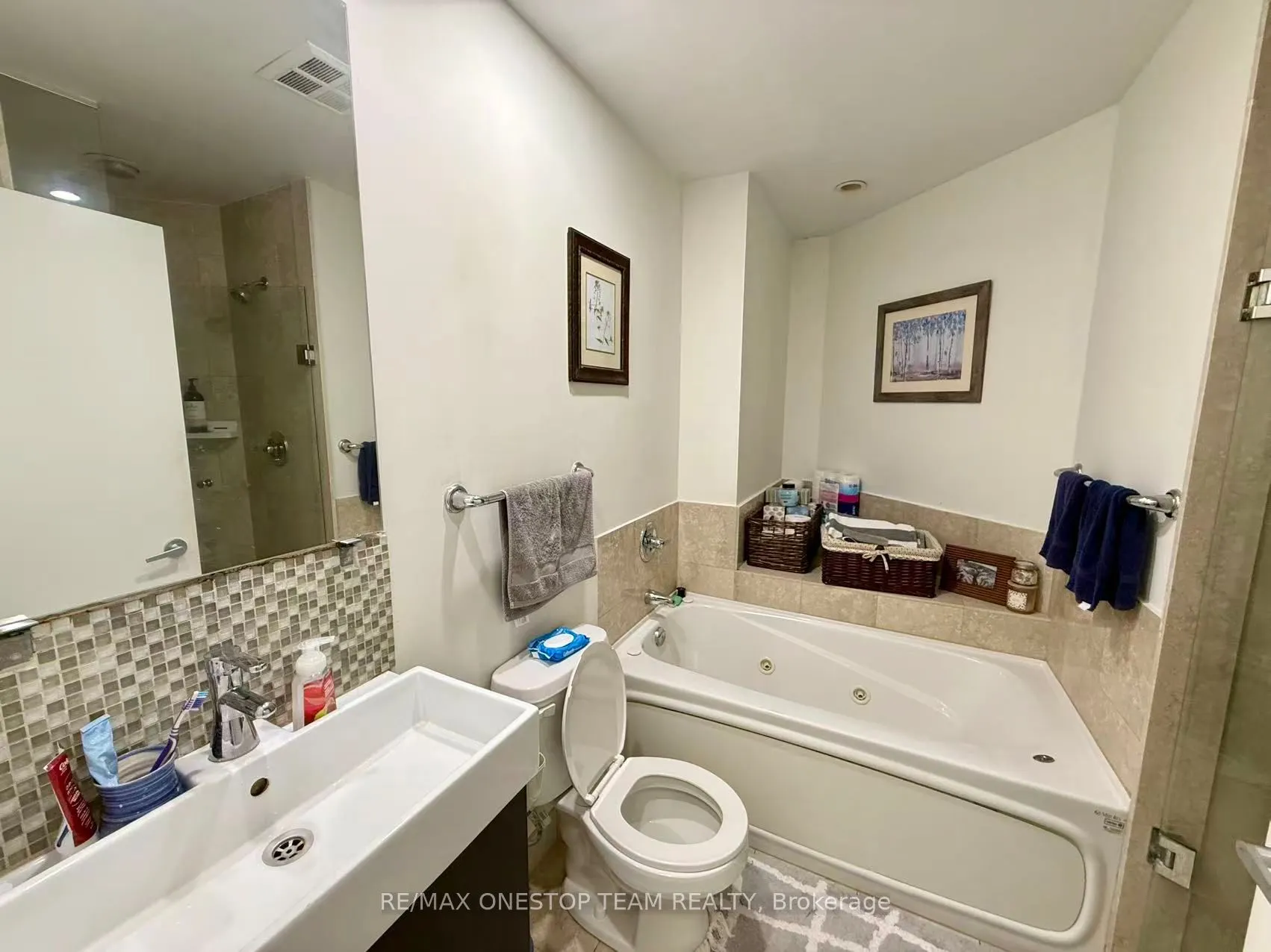 8 York Street, #2405