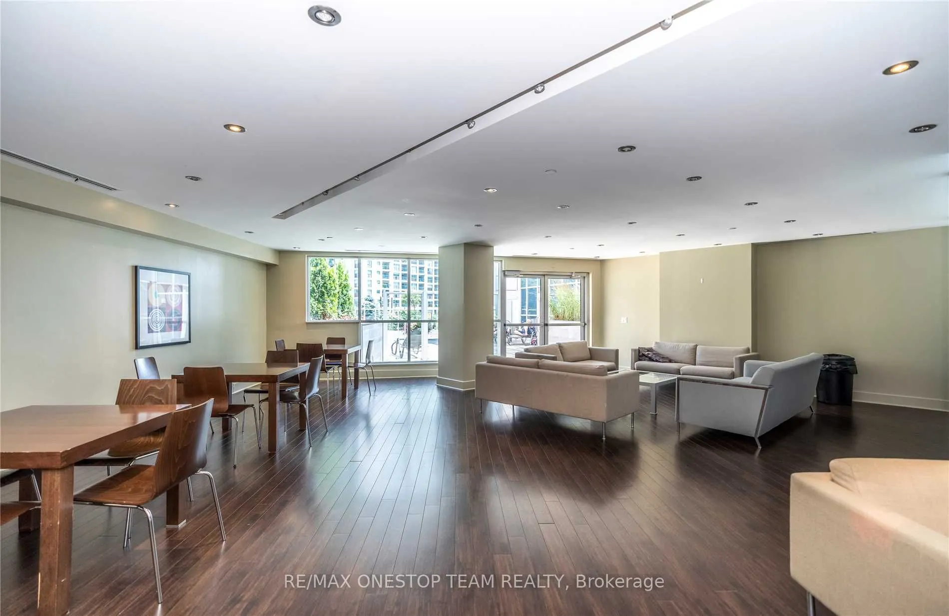 8 York Street, #2405
