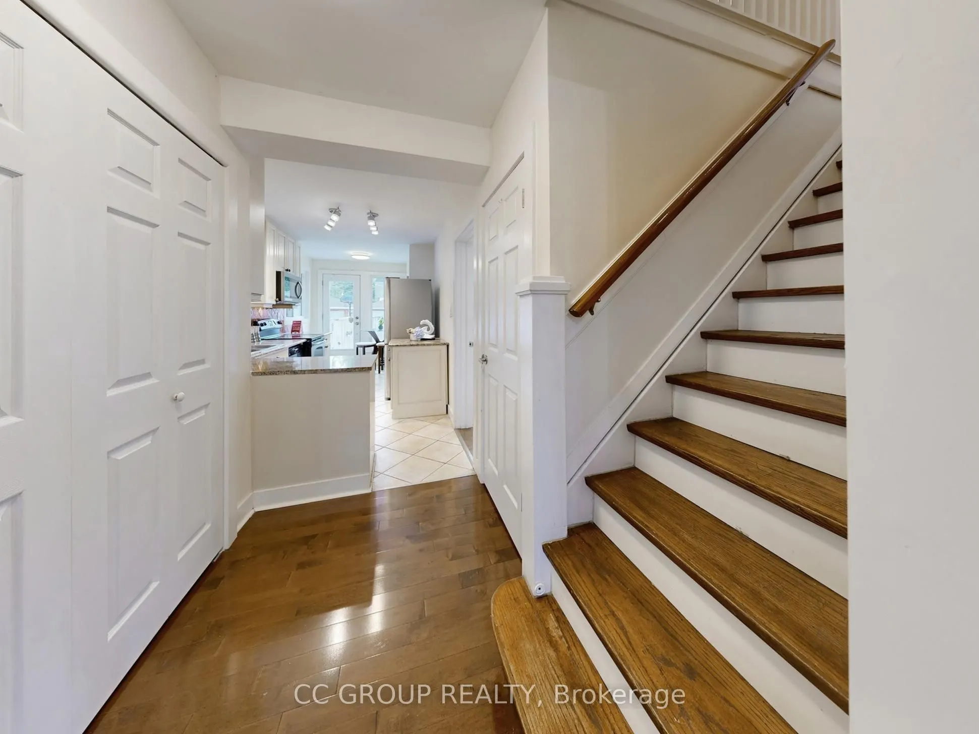 162 St Clair Avenue E, #Main