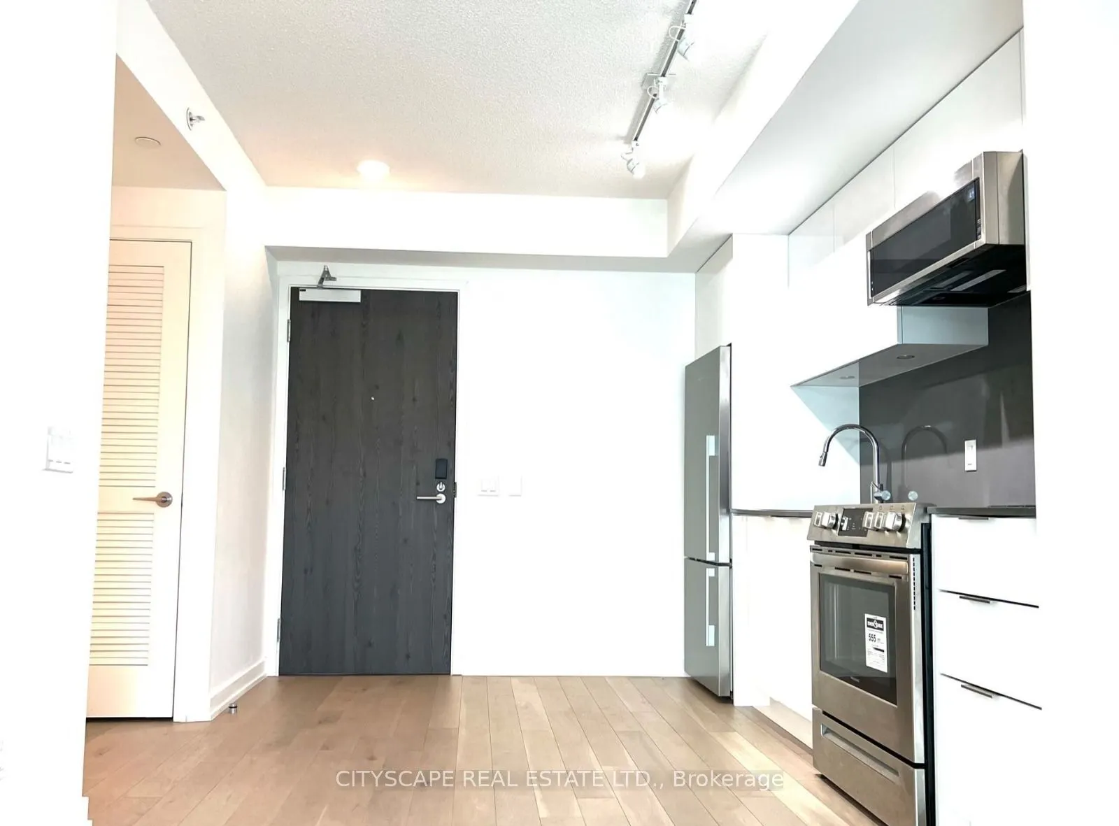 25 Richmond Street E, #1707