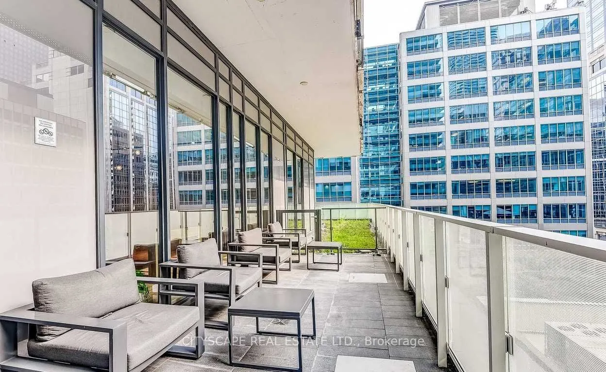 25 Richmond Street E, #1707