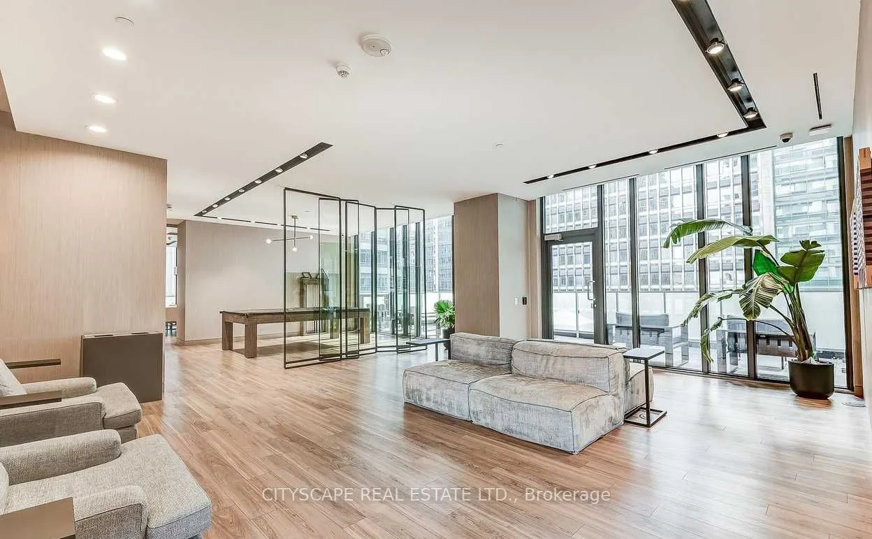 25 Richmond Street E, #1707