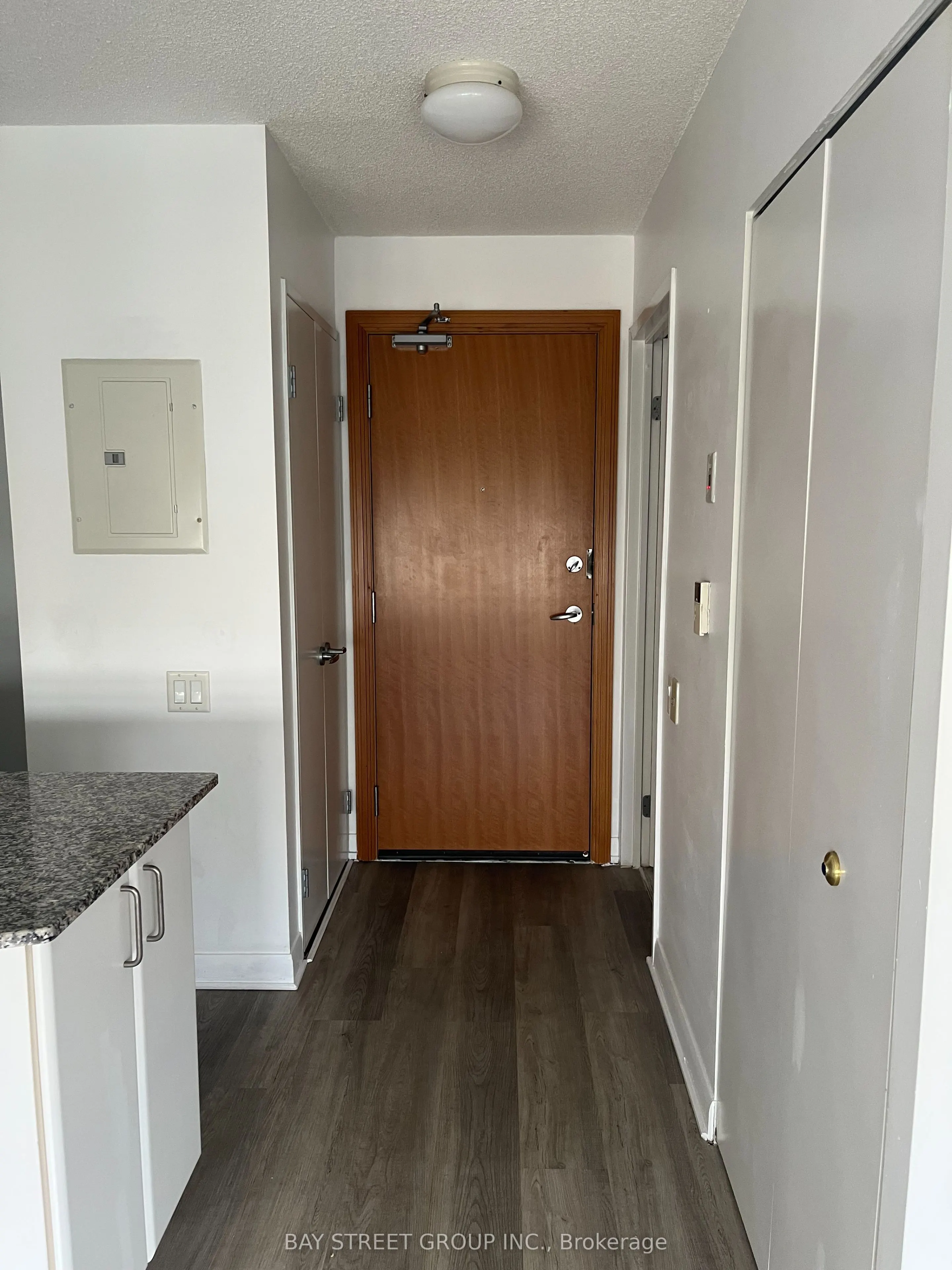 33 Sheppard Avenue S