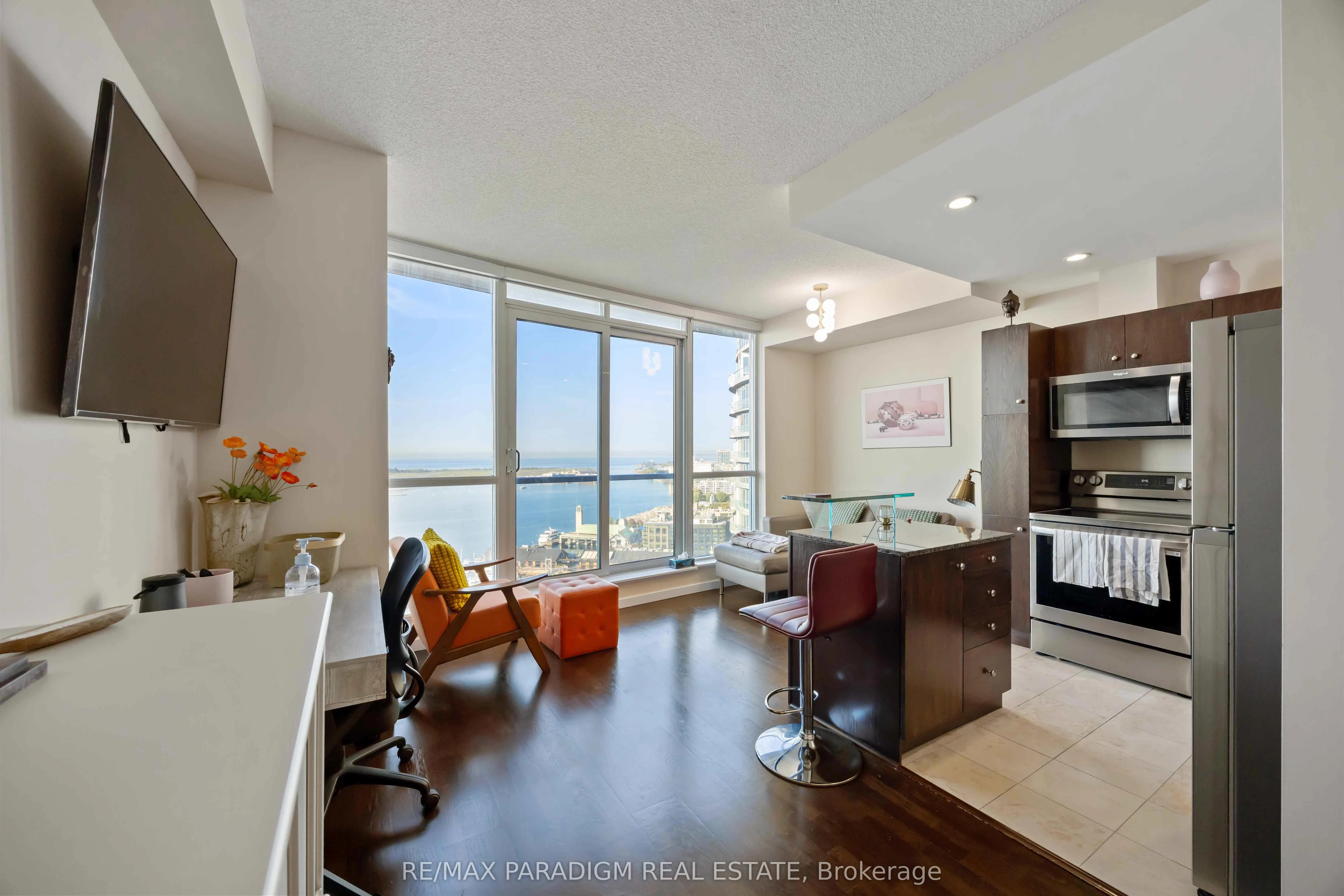 208 Queens Quay W