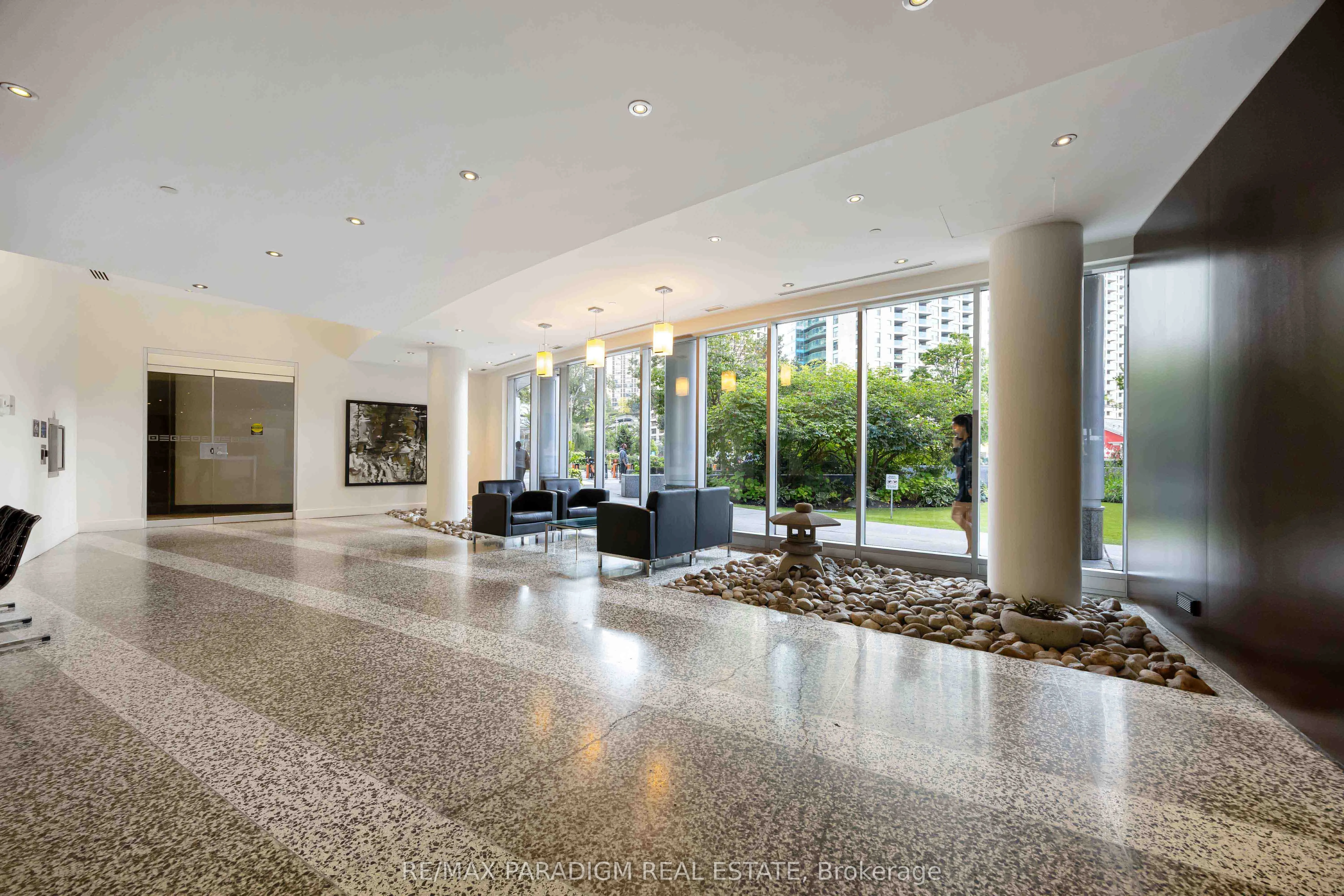 208 Queens Quay W