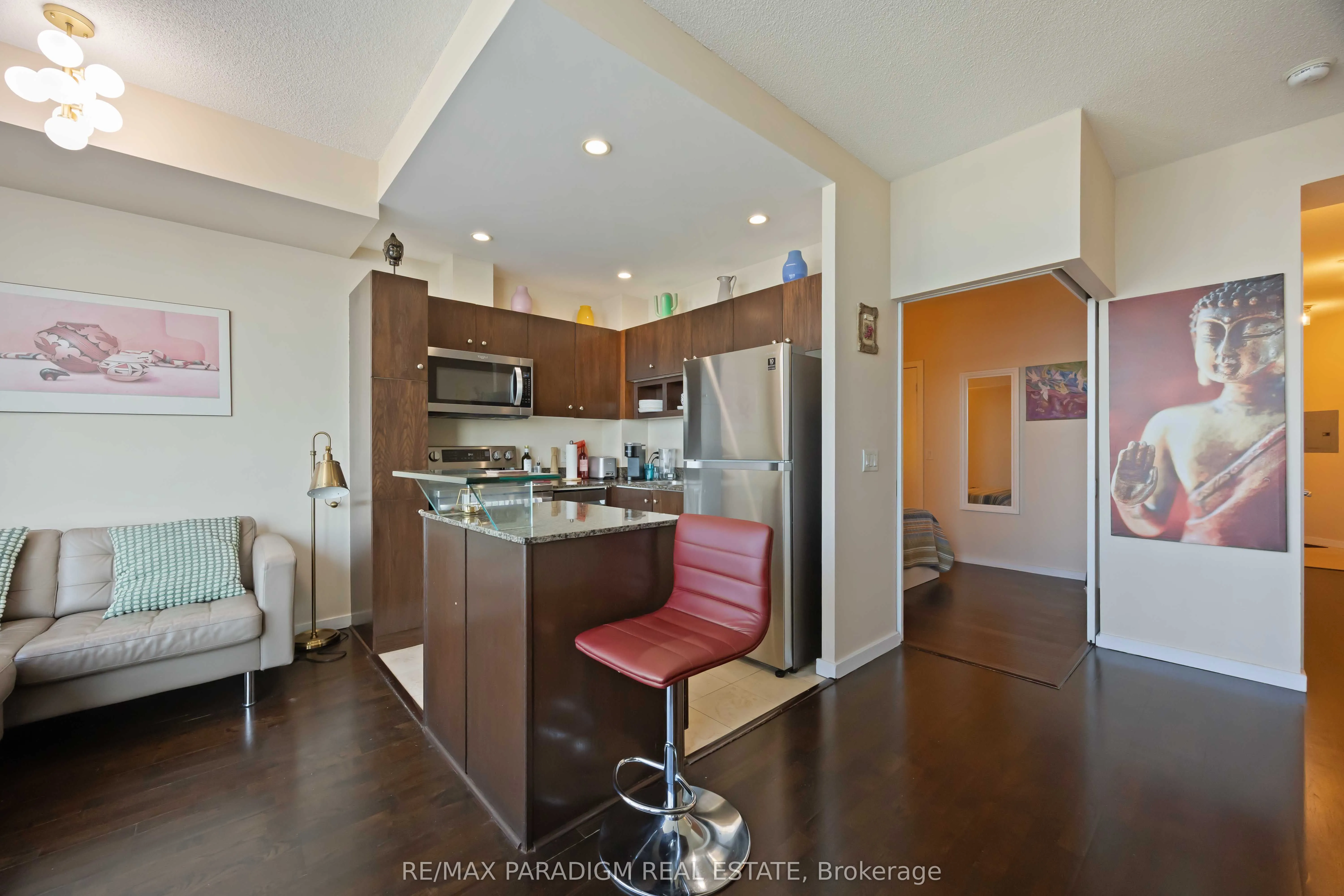 208 Queens Quay W