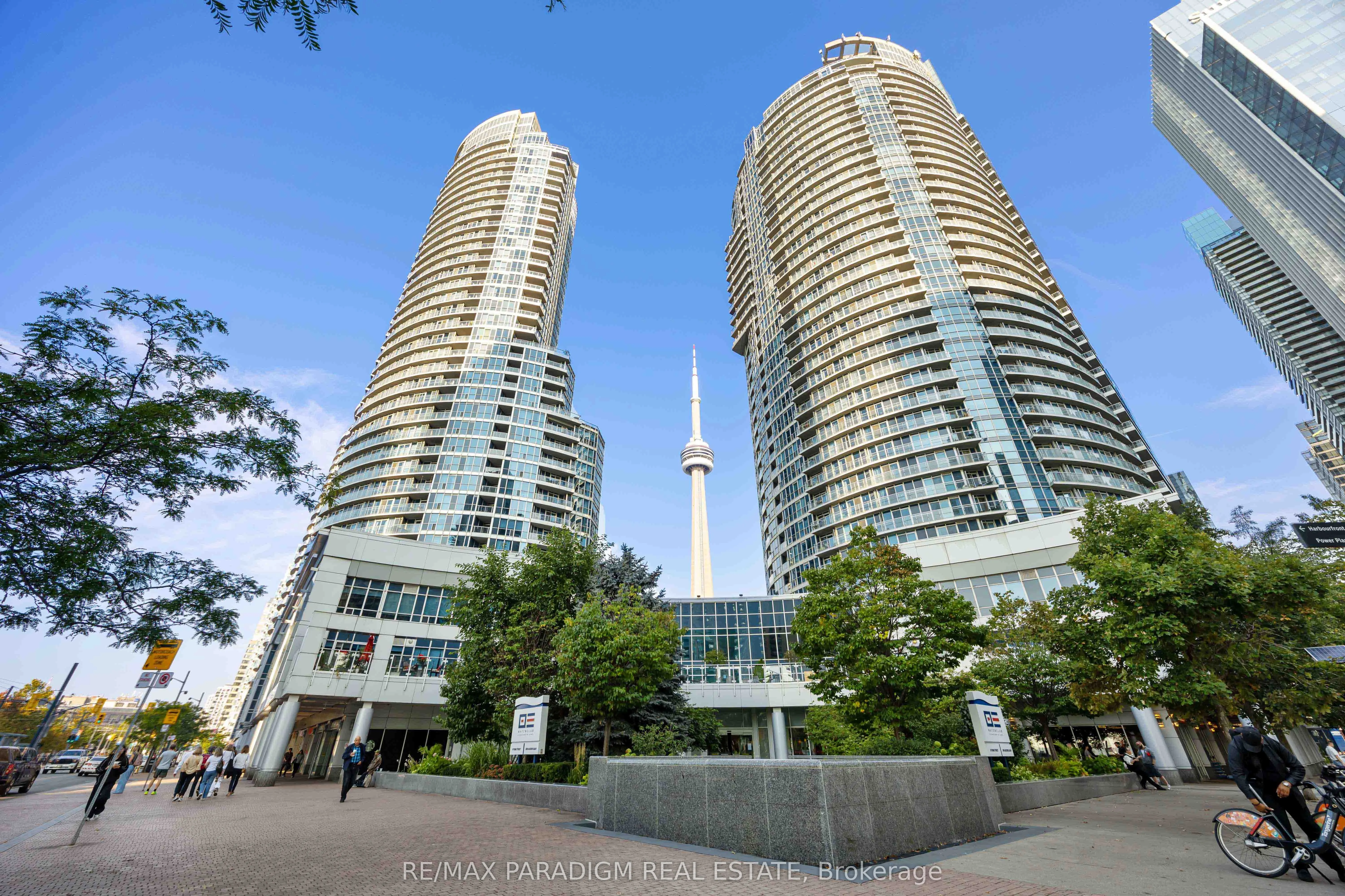 208 Queens Quay W
