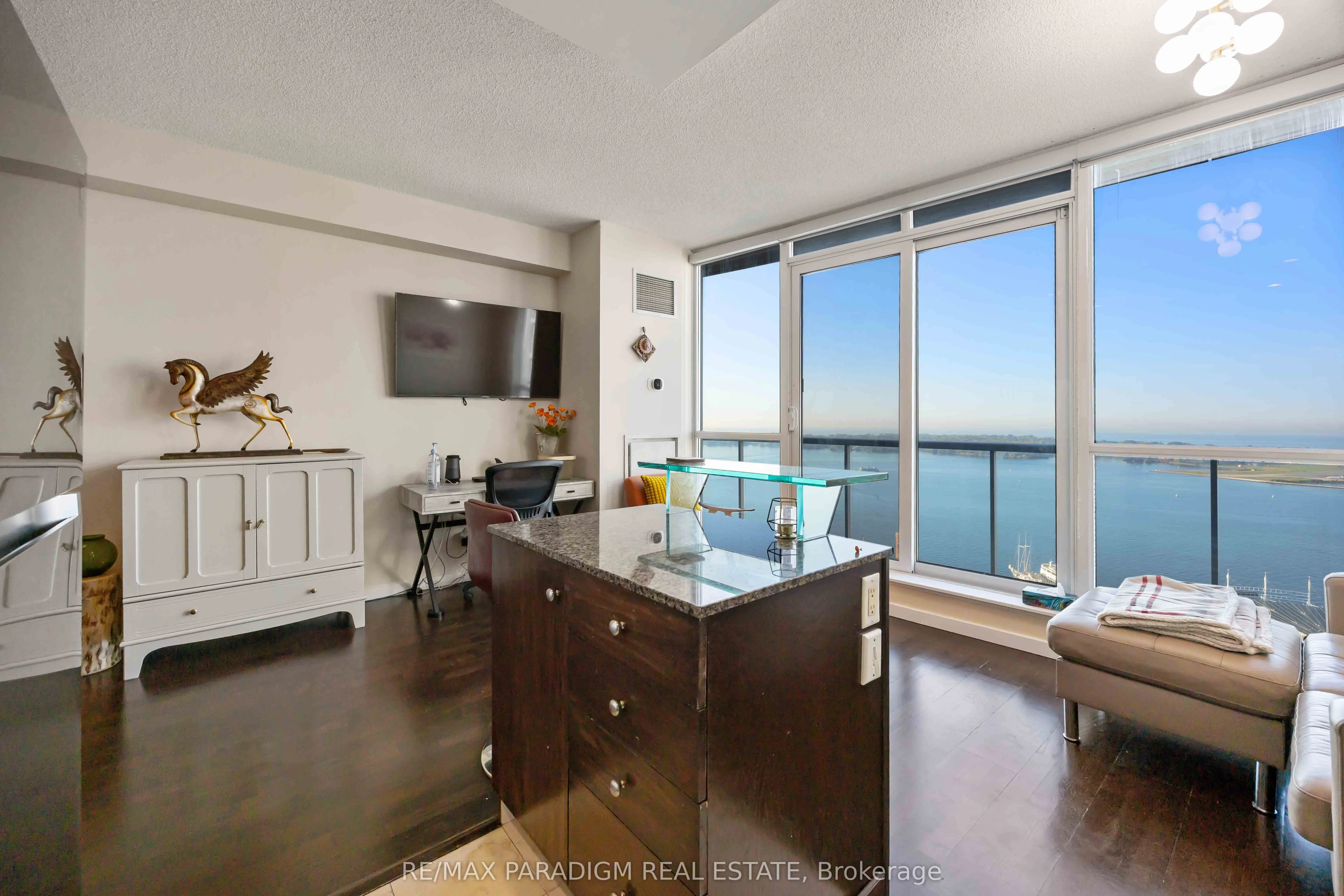 208 Queens Quay W