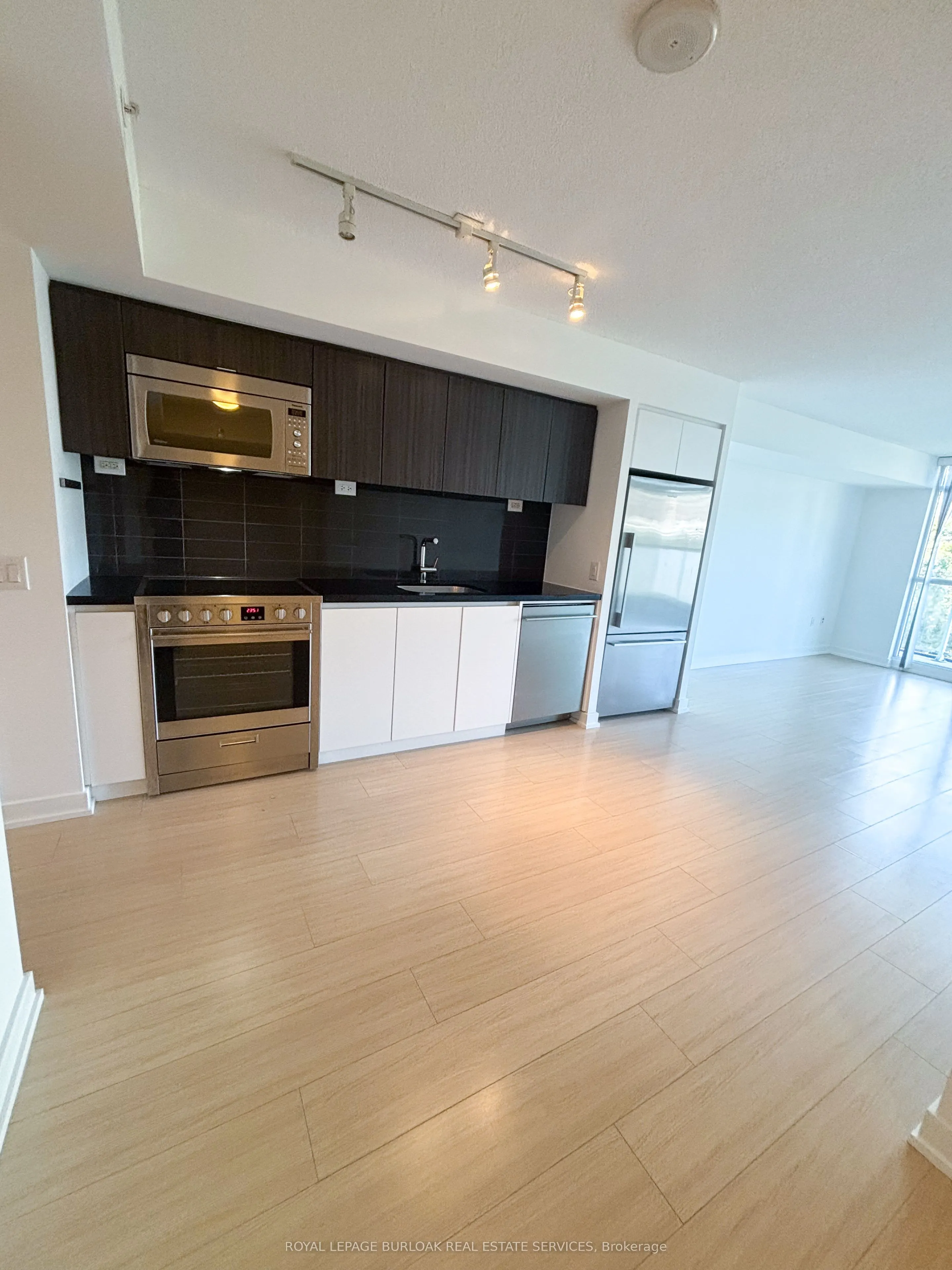 75 Queens Wharf Road, #303