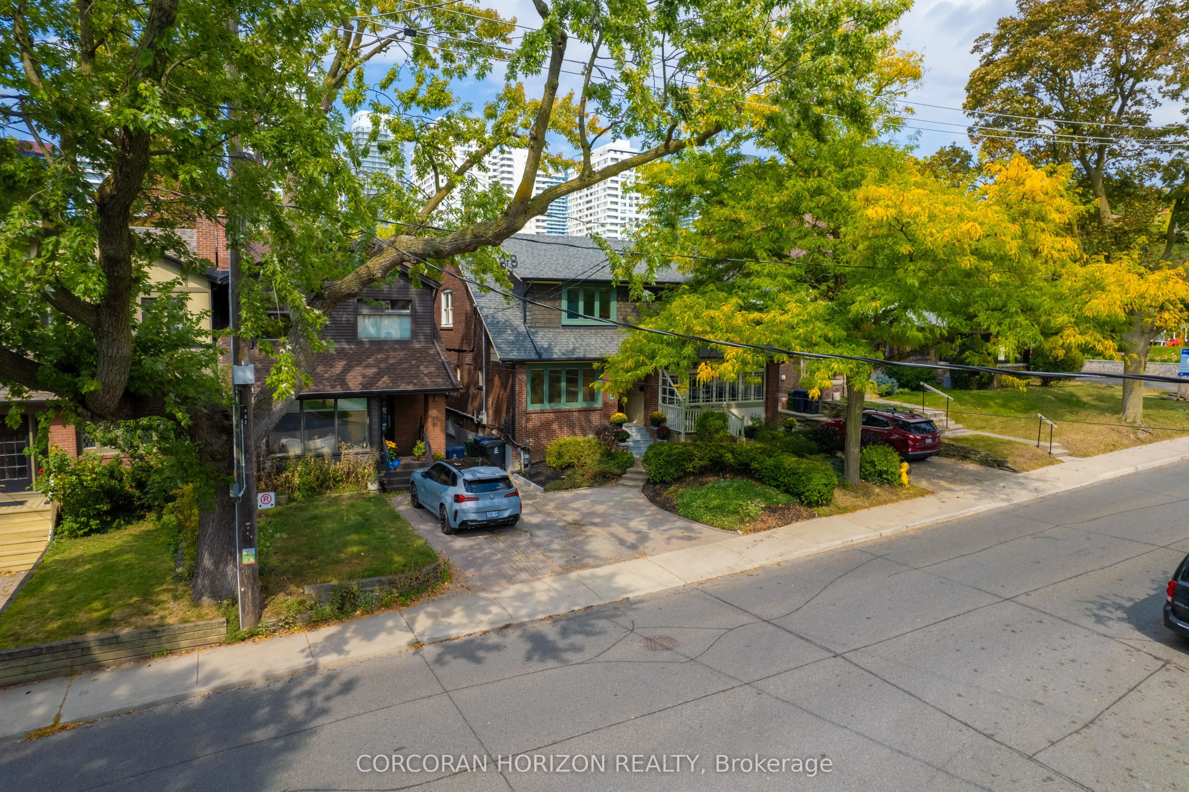 64 Manor Road E