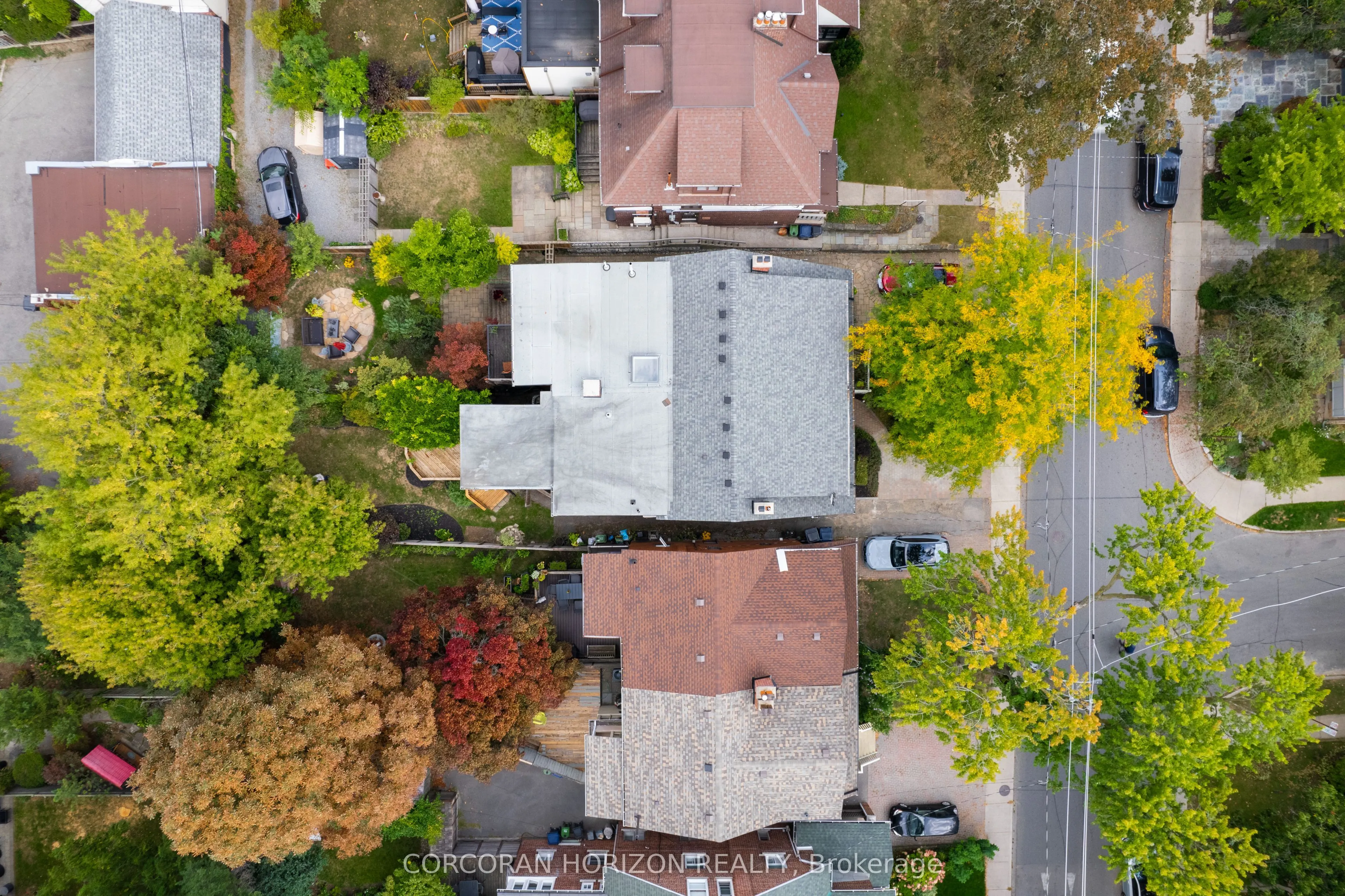 64 Manor Road E