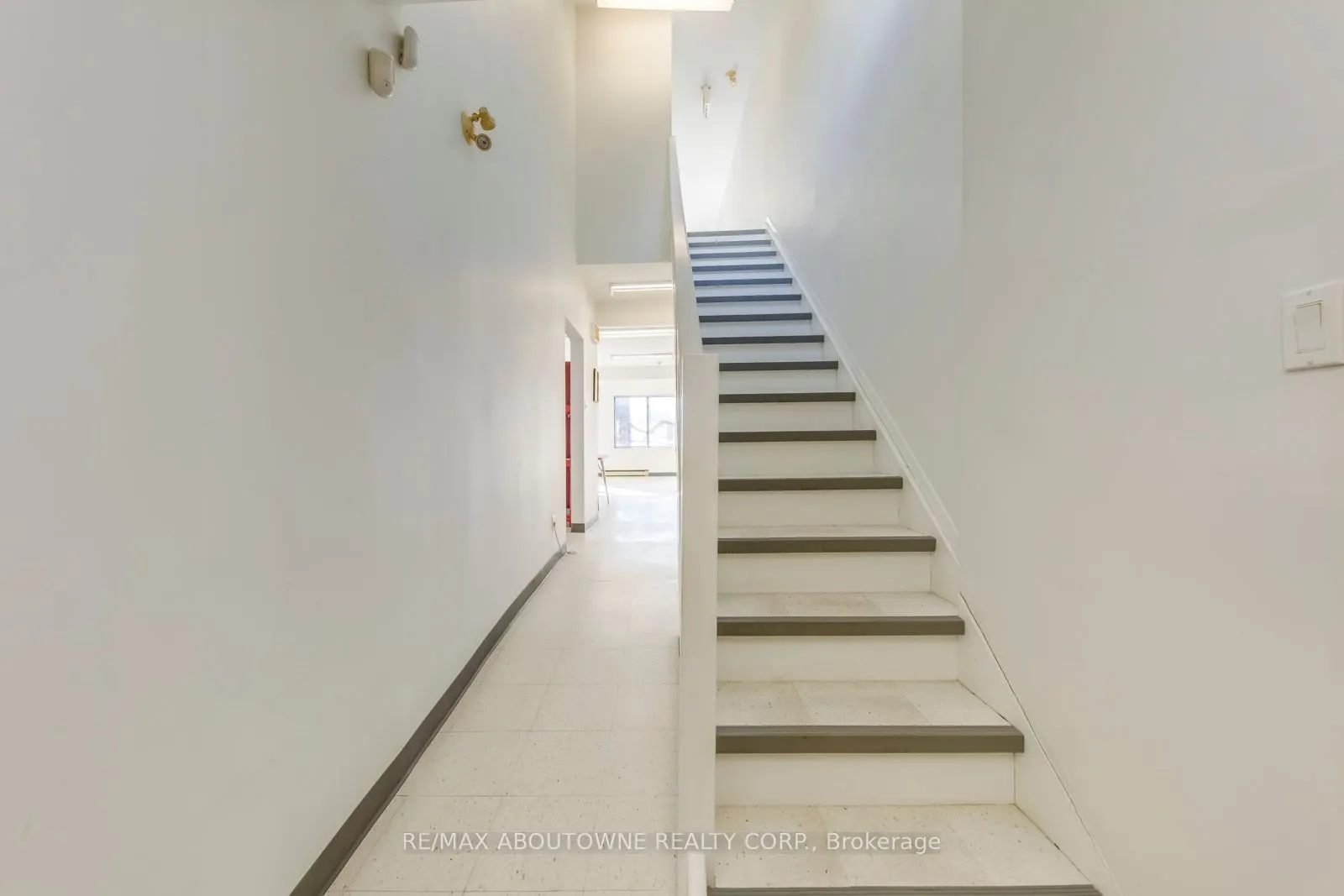 454 Dundas Street W, #2-3 FL