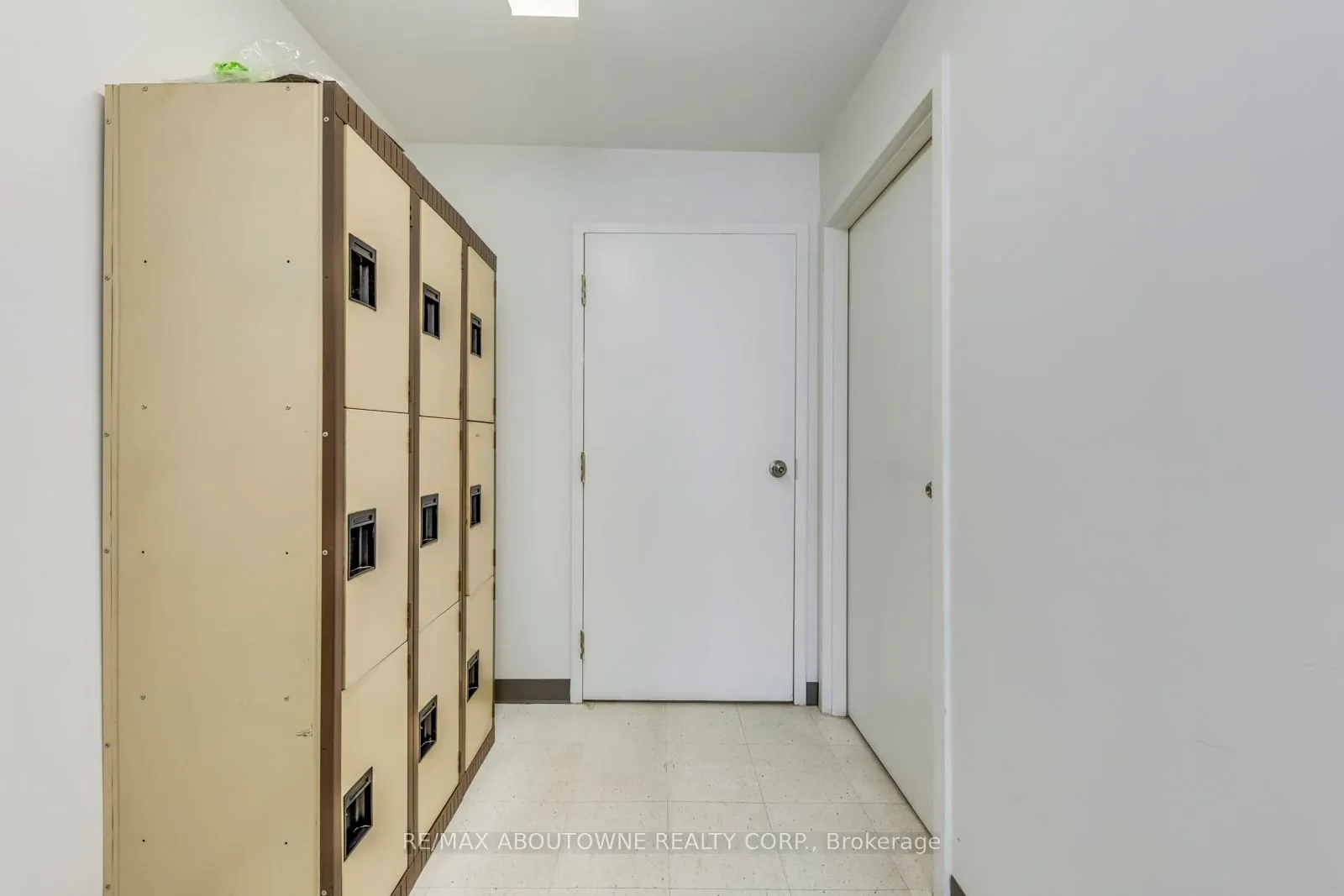 454 Dundas Street W, #2-3 FL