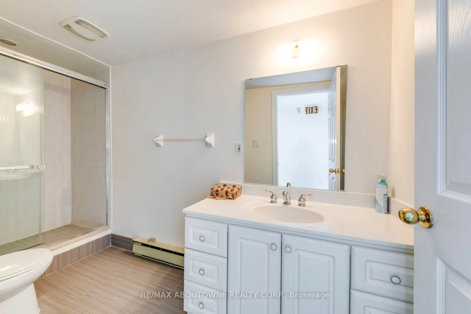 454 Dundas Street W, #2-3 FL