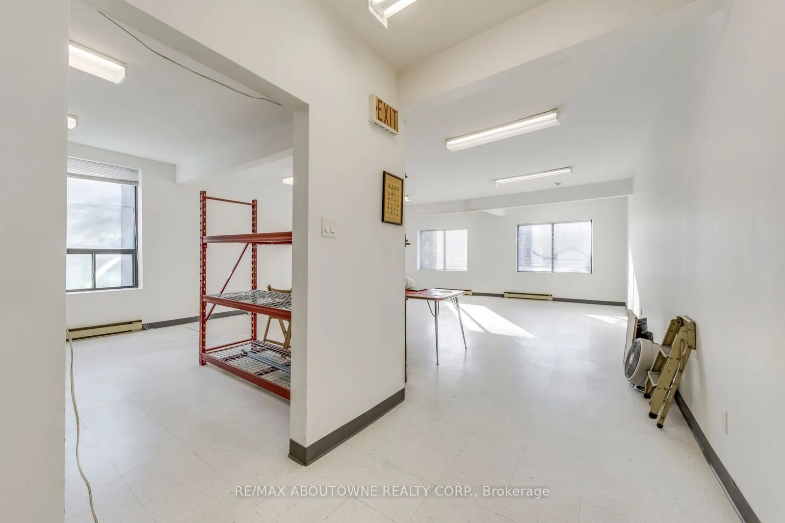 454 Dundas Street W, #2-3 FL