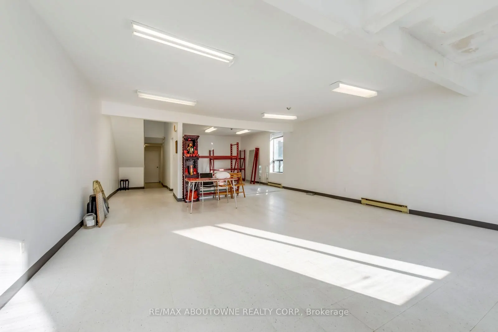 454 Dundas Street W, #2-3 FL