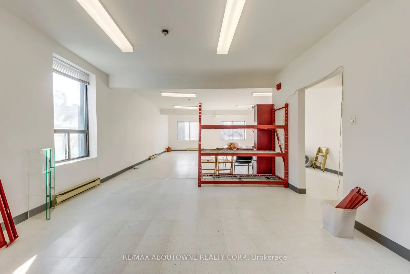 454 Dundas Street W, #2-3 FL