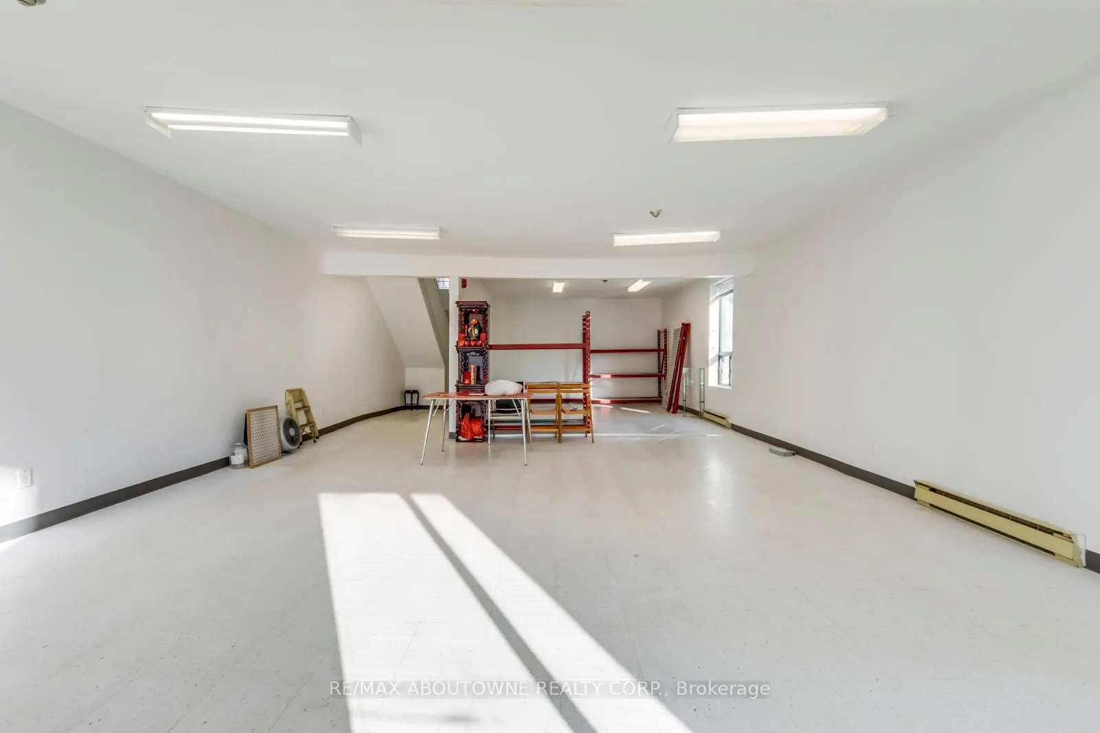 454 Dundas Street W, #2-3 FL