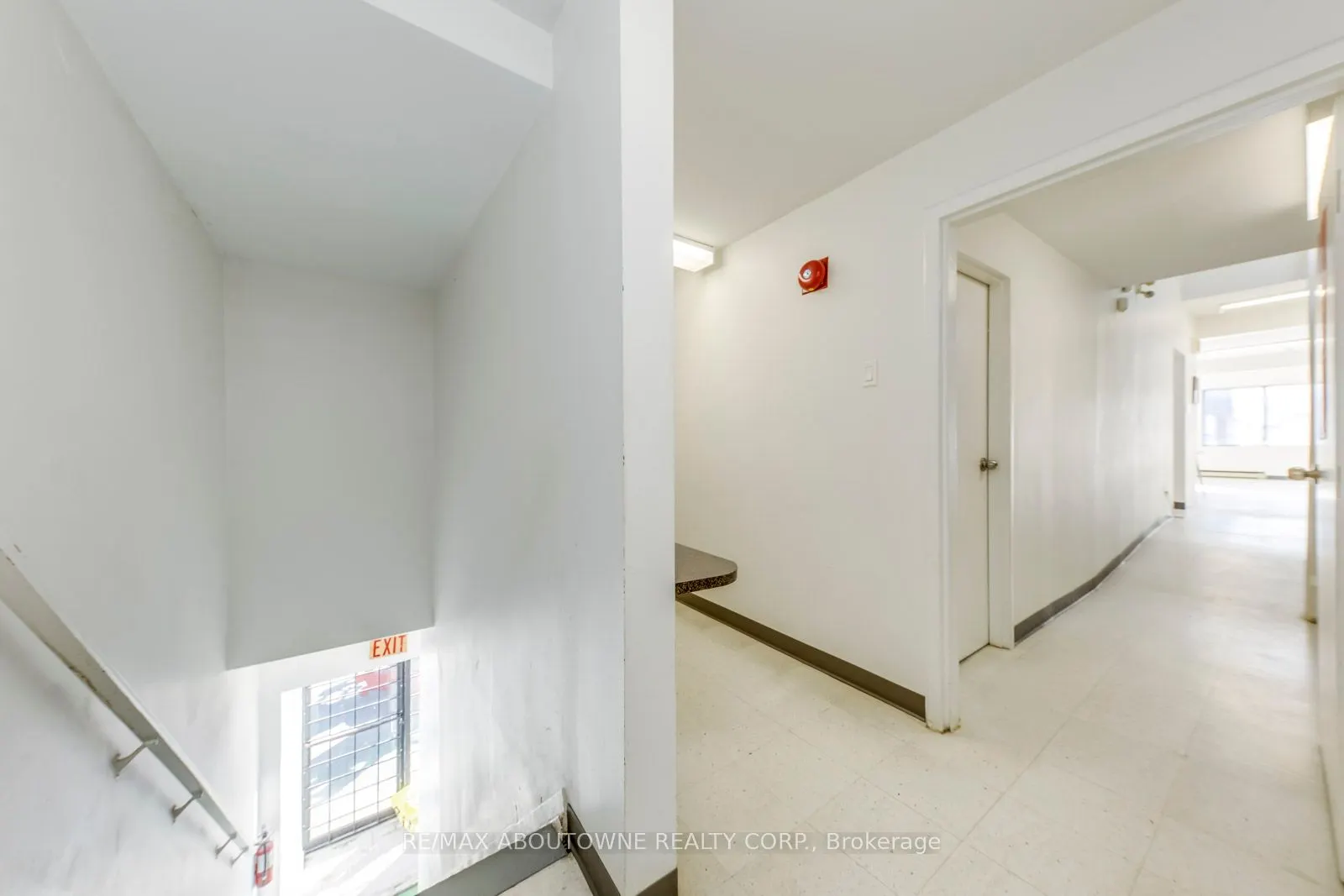 454 Dundas Street W, #2-3 FL