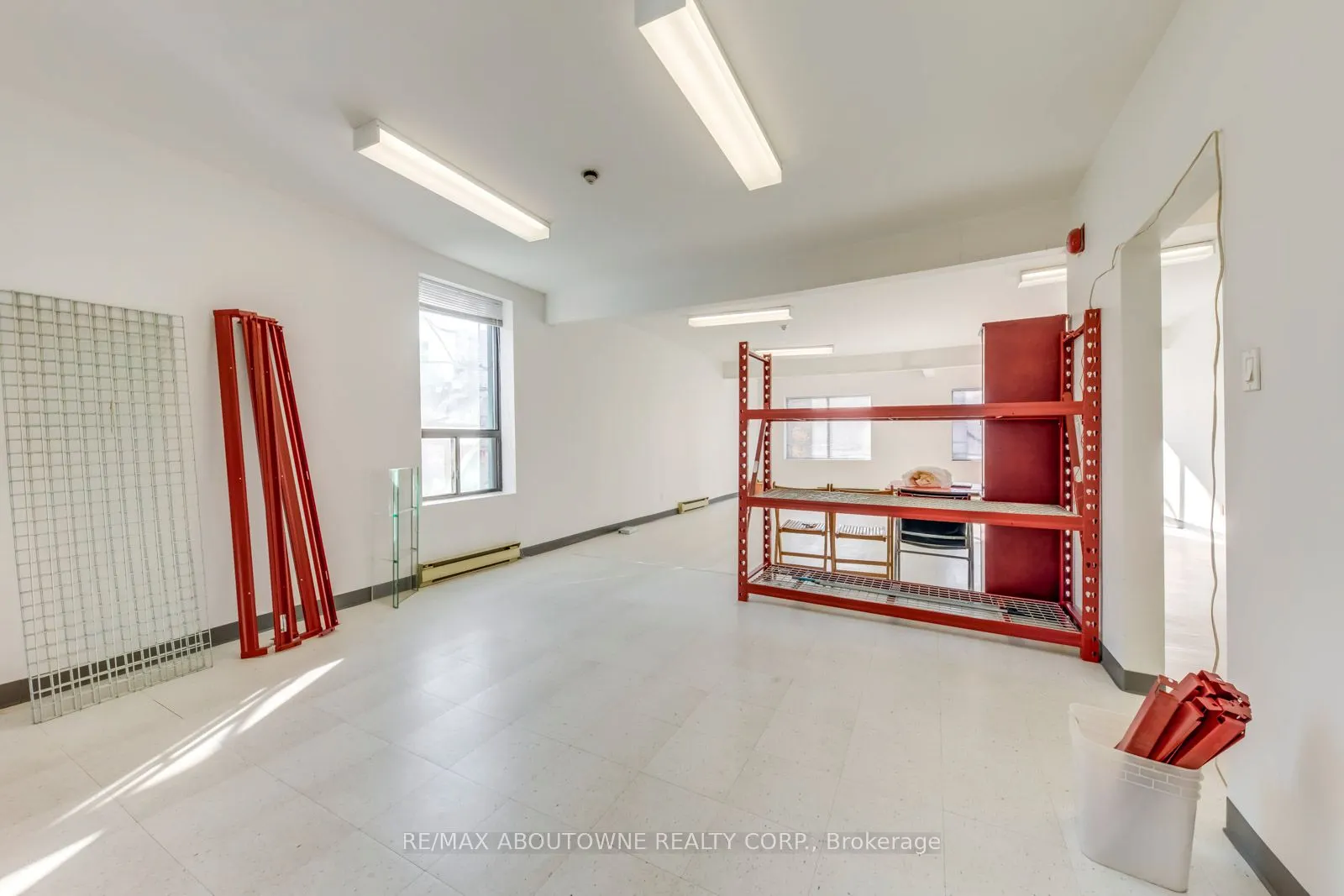 454 Dundas Street W, #2-3 FL